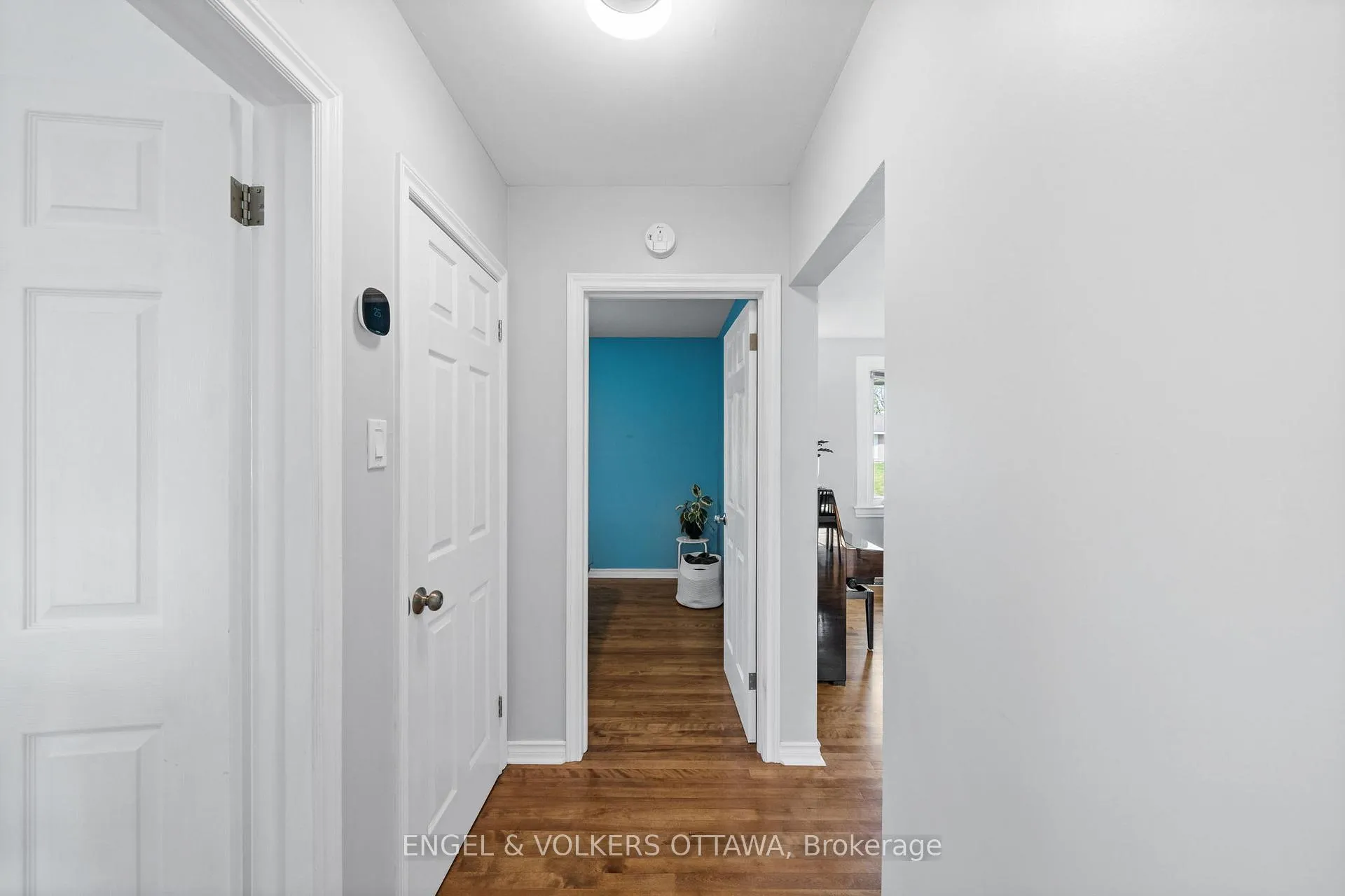Photo 18 of 1056 Hindley Street, Ottawa, Queensway Terrace North — HOMEH