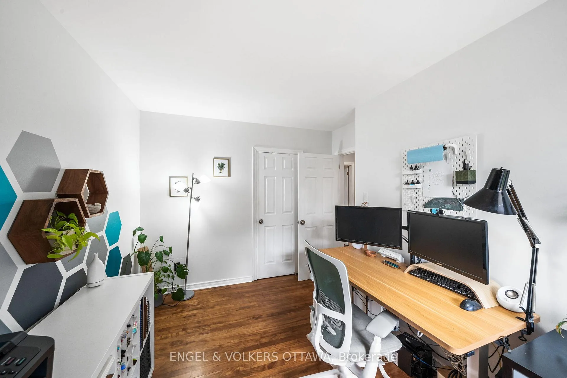 Photo 22 of 1056 Hindley Street, Ottawa, Queensway Terrace North — HOMEH