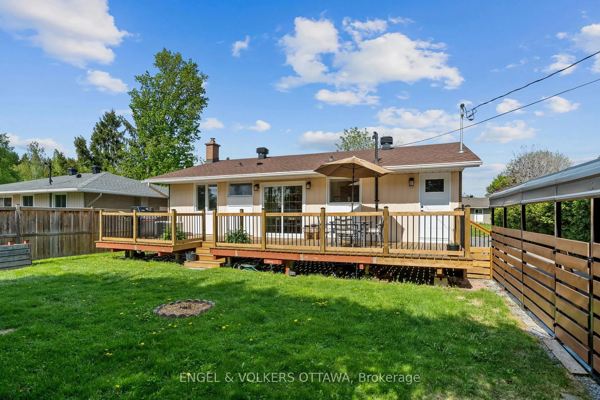 Photo 33 of 1056 Hindley Street, Ottawa, Queensway Terrace North — HOMEH
