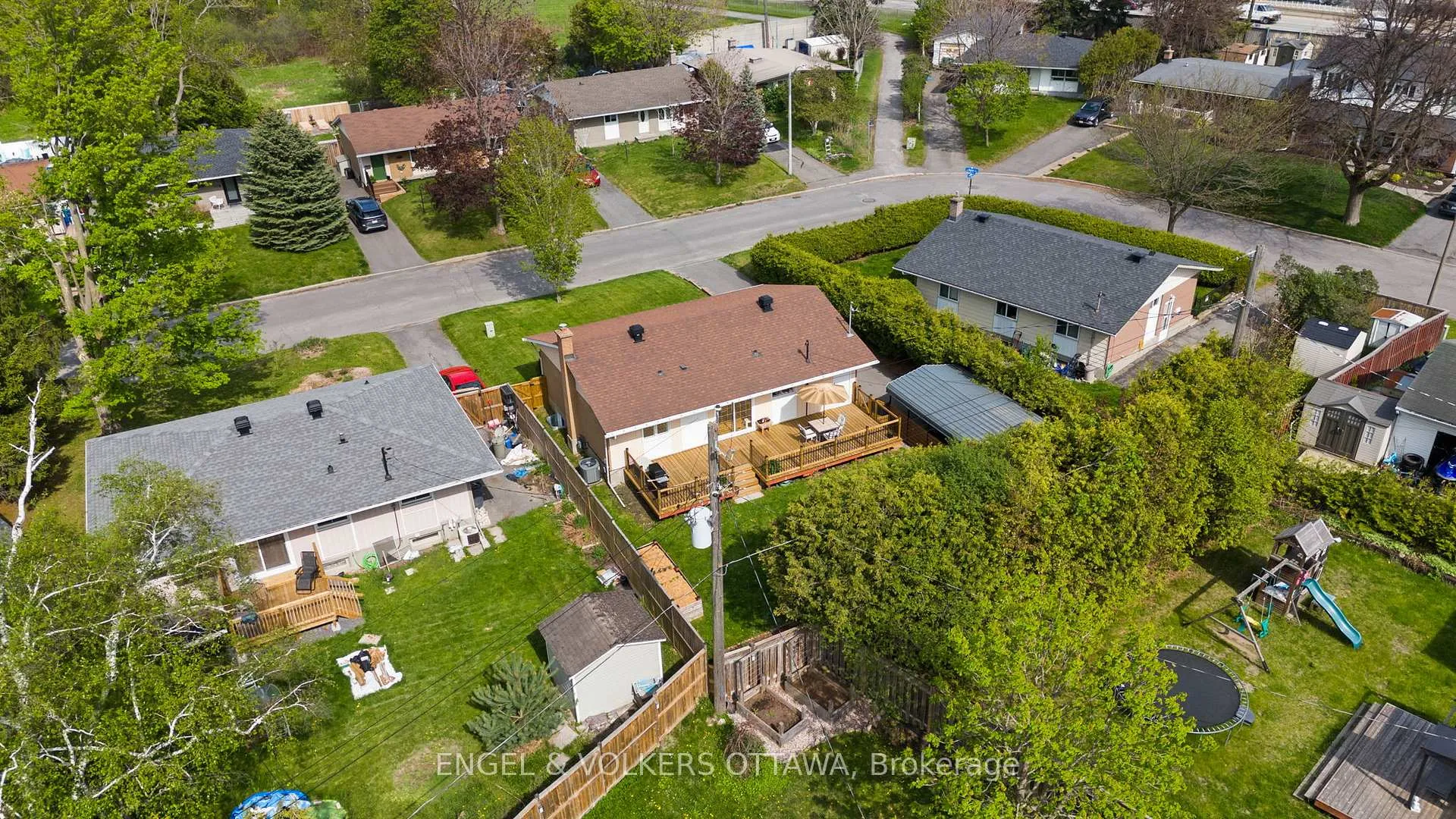 Photo 42 of 1056 Hindley Street, Ottawa, Queensway Terrace North — HOMEH