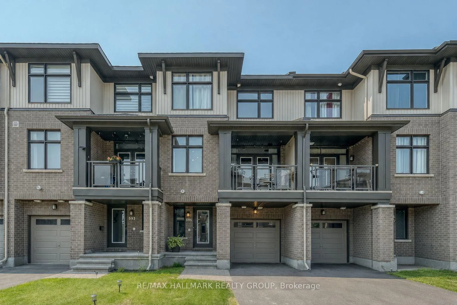 Photo 1 of 595 Compass Street, Ottawa, Mer Bleue/Bradley Estates/Anderson Park — HOMEH