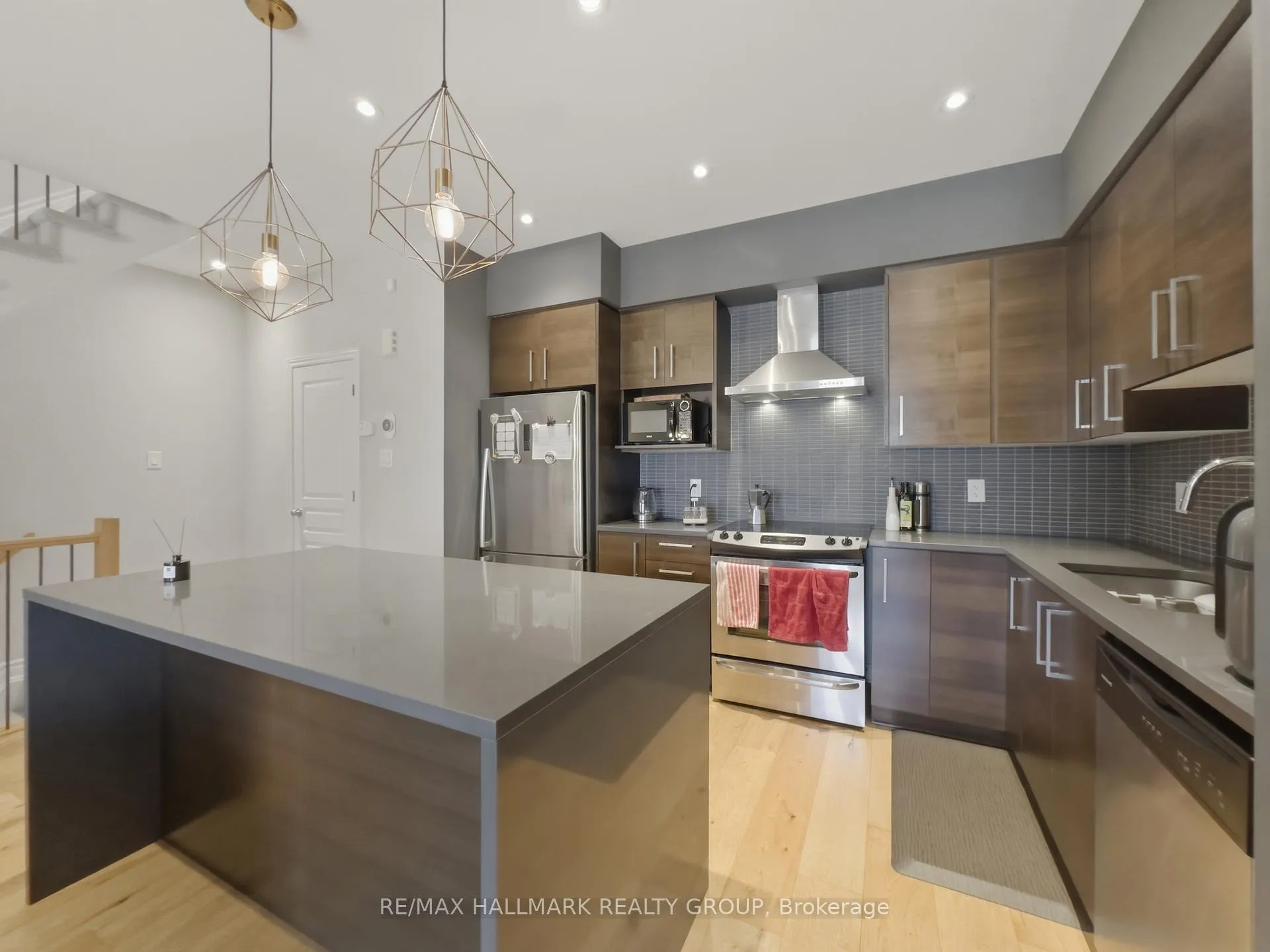 Photo 7 of 595 Compass Street, Ottawa, Mer Bleue/Bradley Estates/Anderson Park — HOMEH