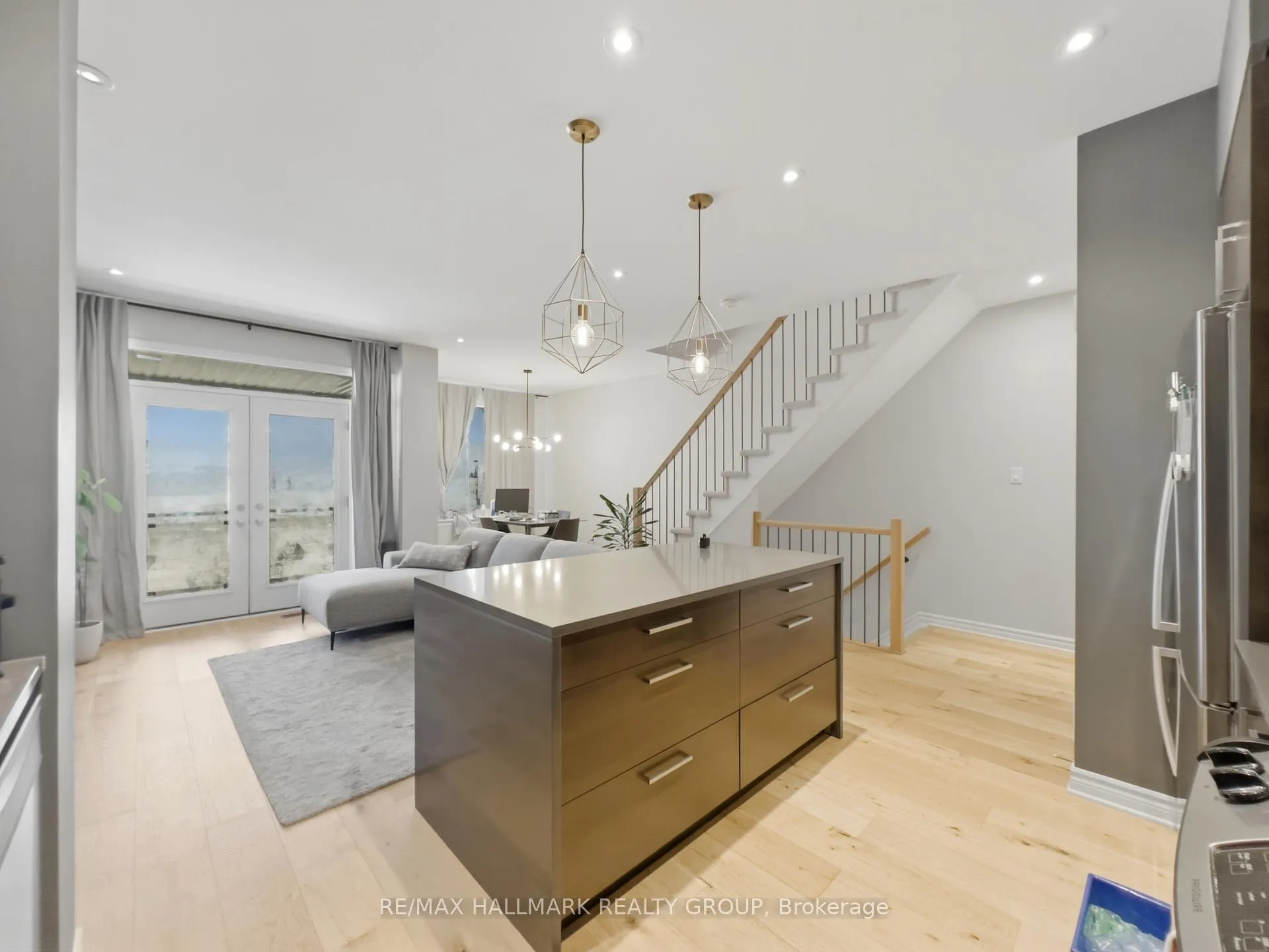 Photo 9 of 595 Compass Street, Ottawa, Mer Bleue/Bradley Estates/Anderson Park — HOMEH