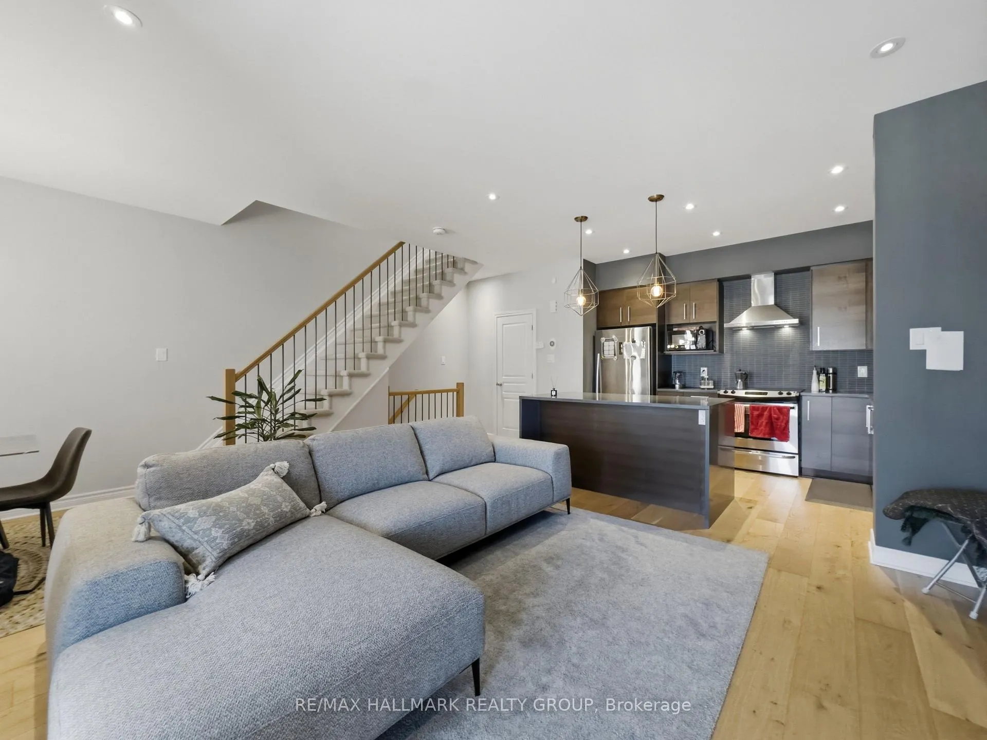 Photo 12 of 595 Compass Street, Ottawa, Mer Bleue/Bradley Estates/Anderson Park — HOMEH