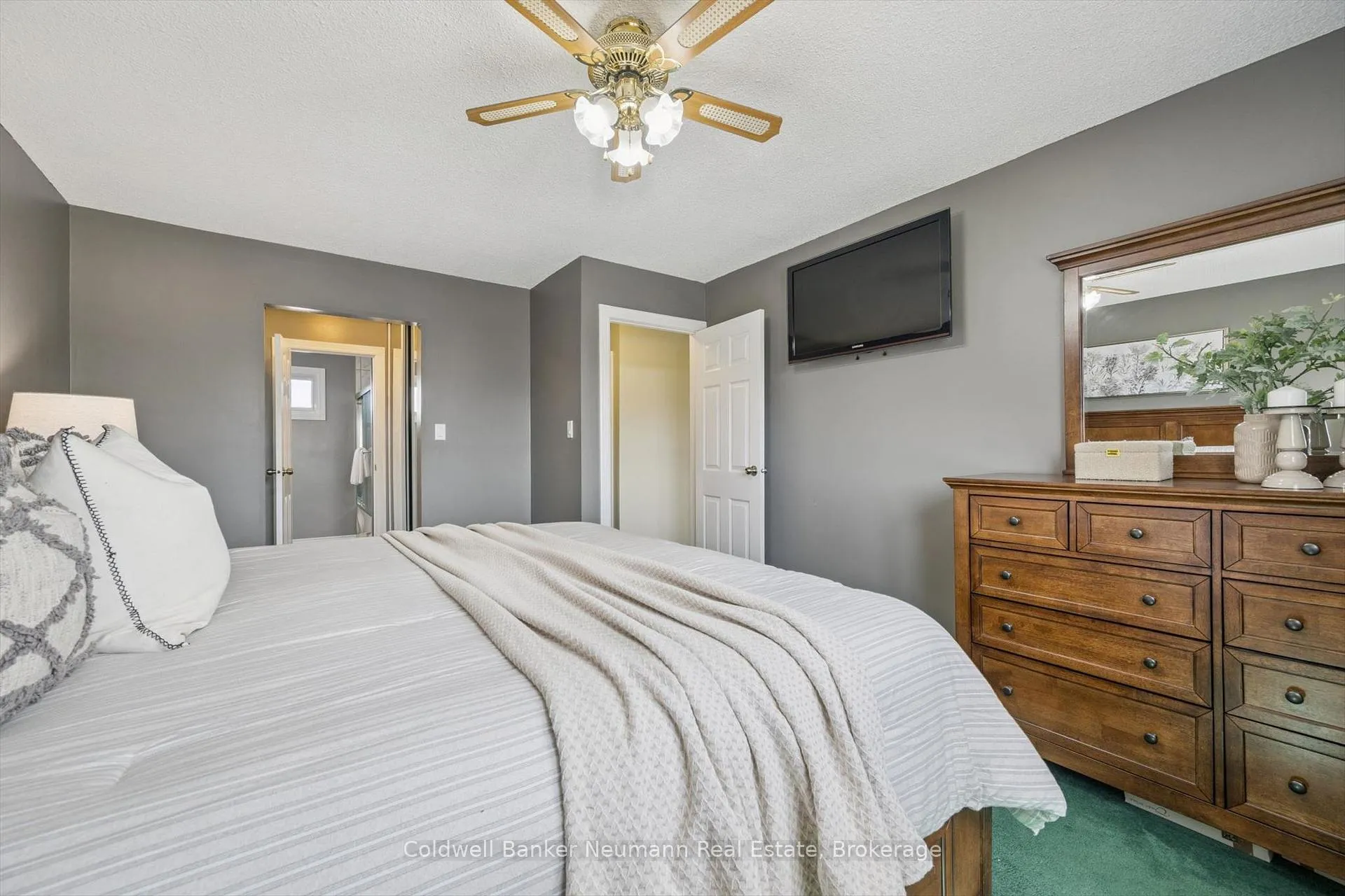 Photo 12 of 17 Histon Crescent, Brampton, Madoc — HOMEH