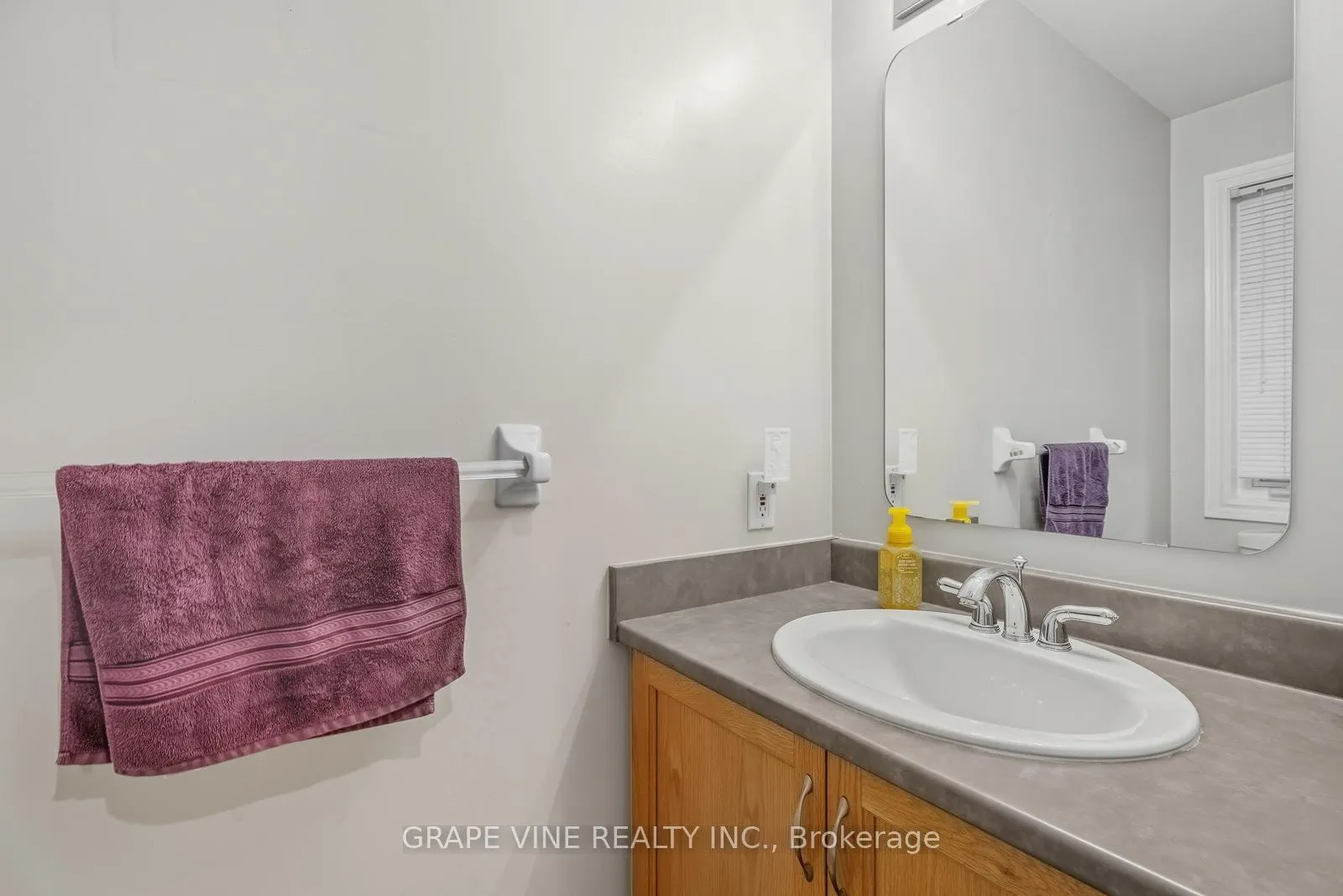 Photo 6 of 16 Cedar Valley Drive, Ottawa, Kanata - Bridlewood — HOMEH