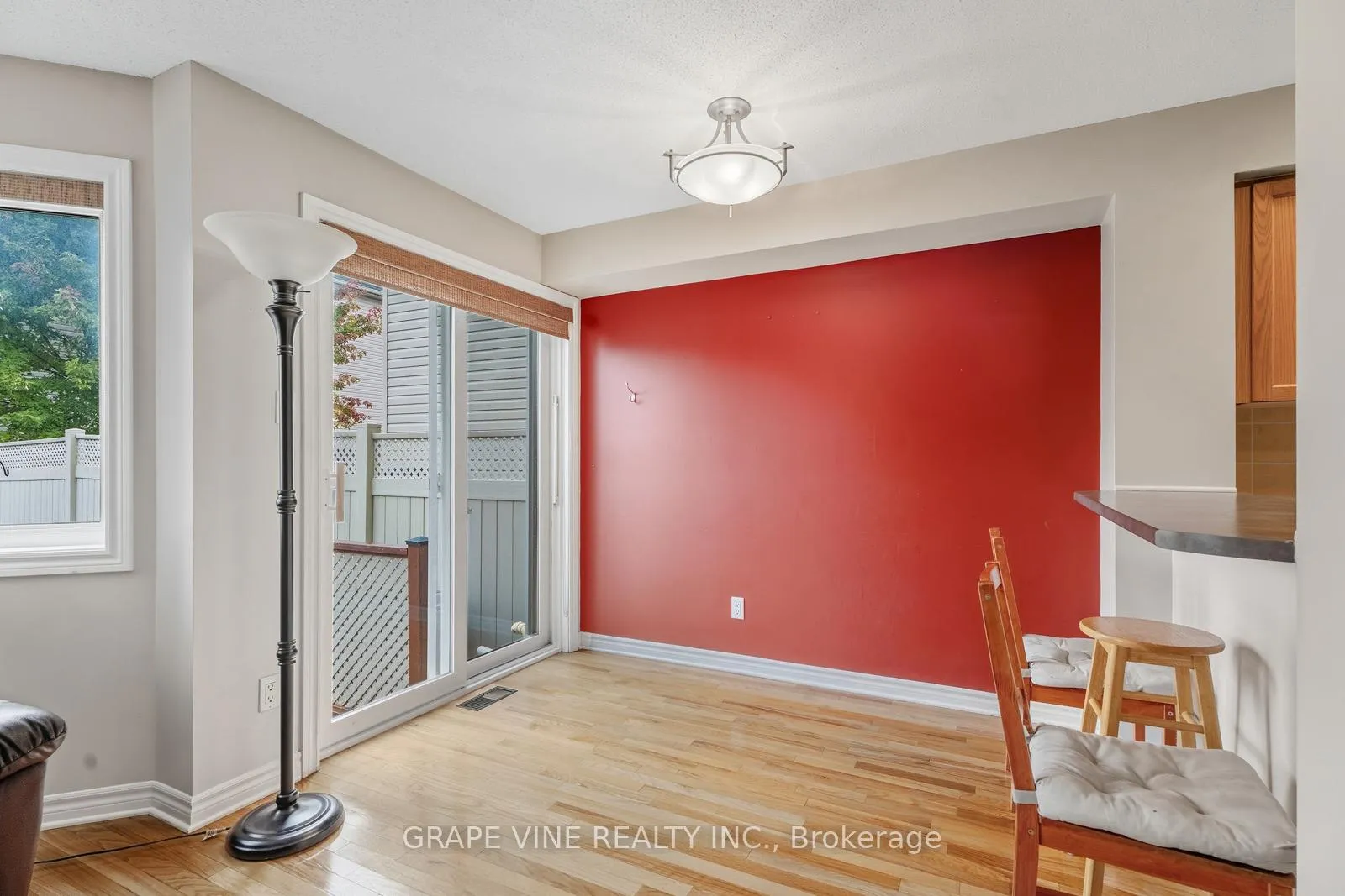 Photo 12 of 16 Cedar Valley Drive, Ottawa, Kanata - Bridlewood — HOMEH