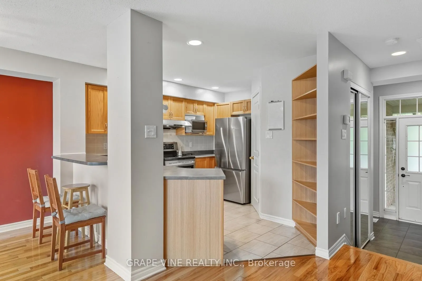Photo 13 of 16 Cedar Valley Drive, Ottawa, Kanata - Bridlewood — HOMEH
