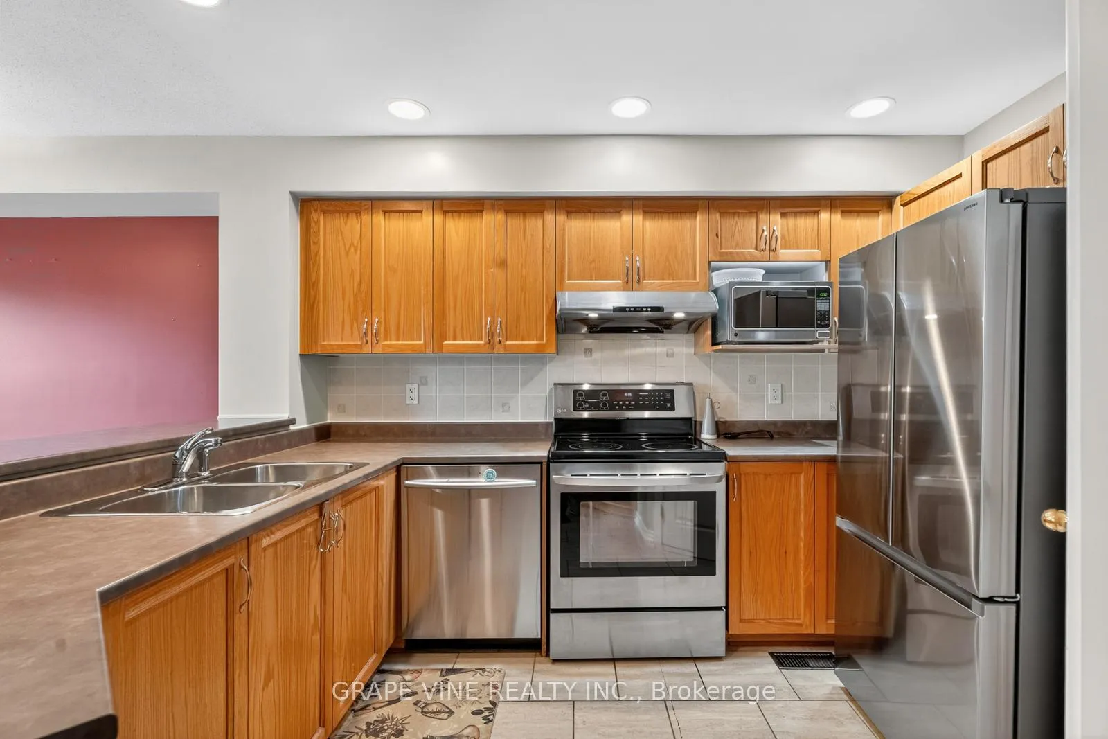 Photo 14 of 16 Cedar Valley Drive, Ottawa, Kanata - Bridlewood — HOMEH