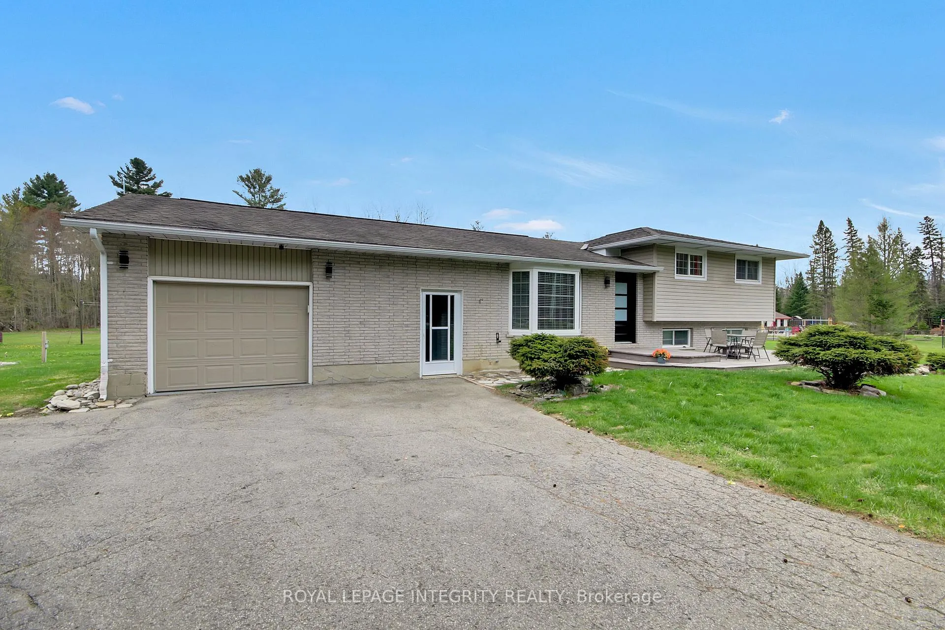 Photo 2 of 4005 Weir Road, Augusta, Augusta Twp — HOMEH