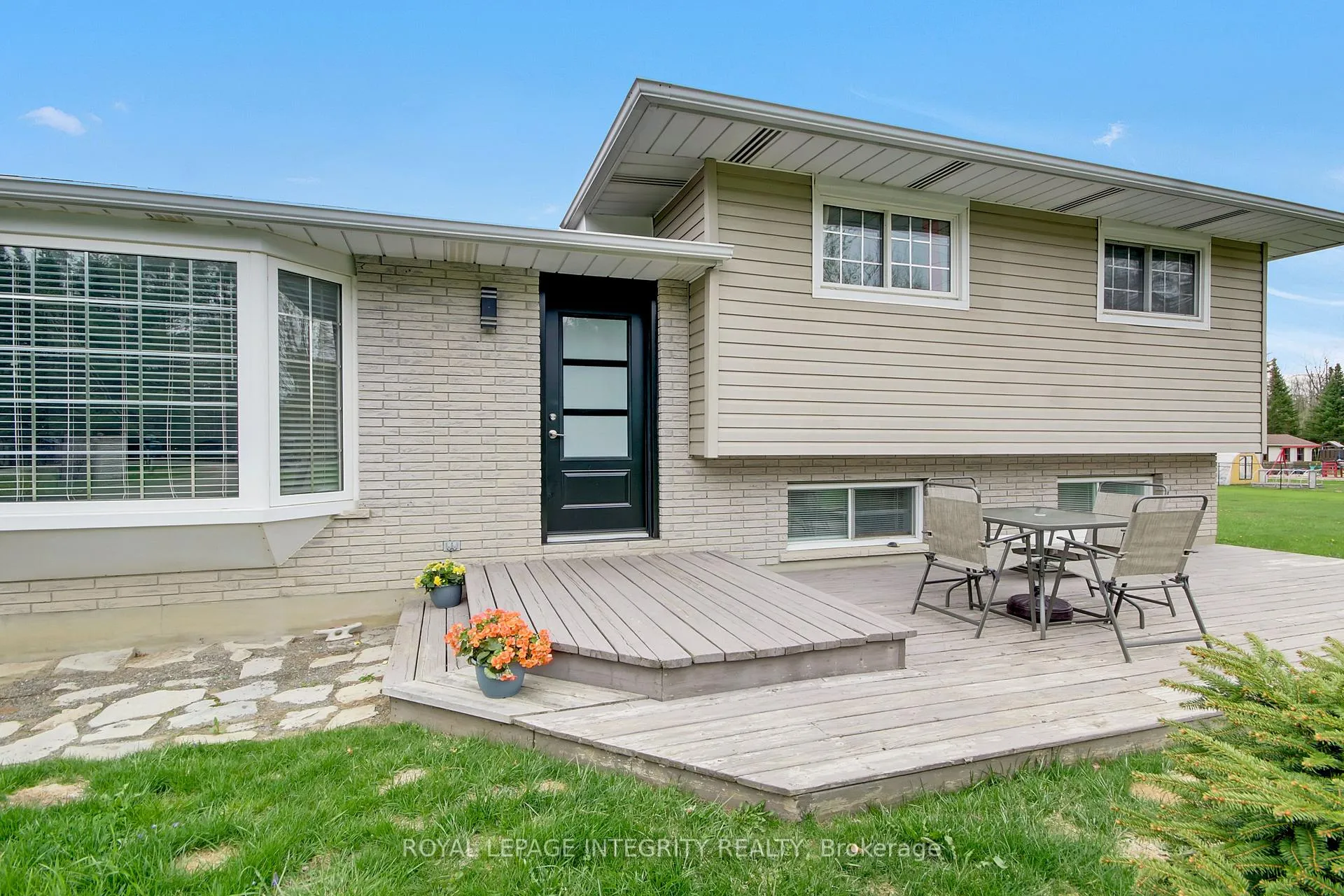 Photo 3 of 4005 Weir Road, Augusta, Augusta Twp — HOMEH