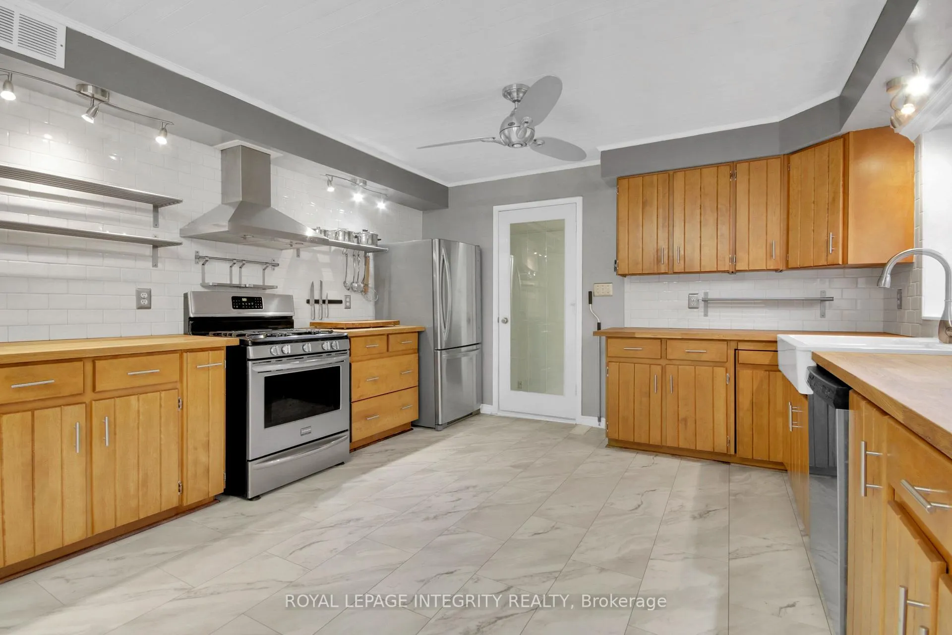 Photo 5 of 4005 Weir Road, Augusta, Augusta Twp — HOMEH