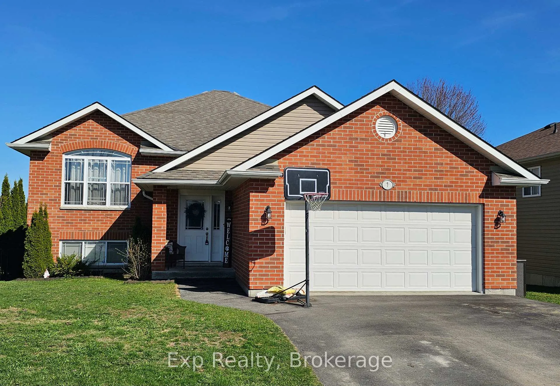 Photo 1 of 7 Rosewood Drive, Quinte West, Frankford Ward — HOMEH