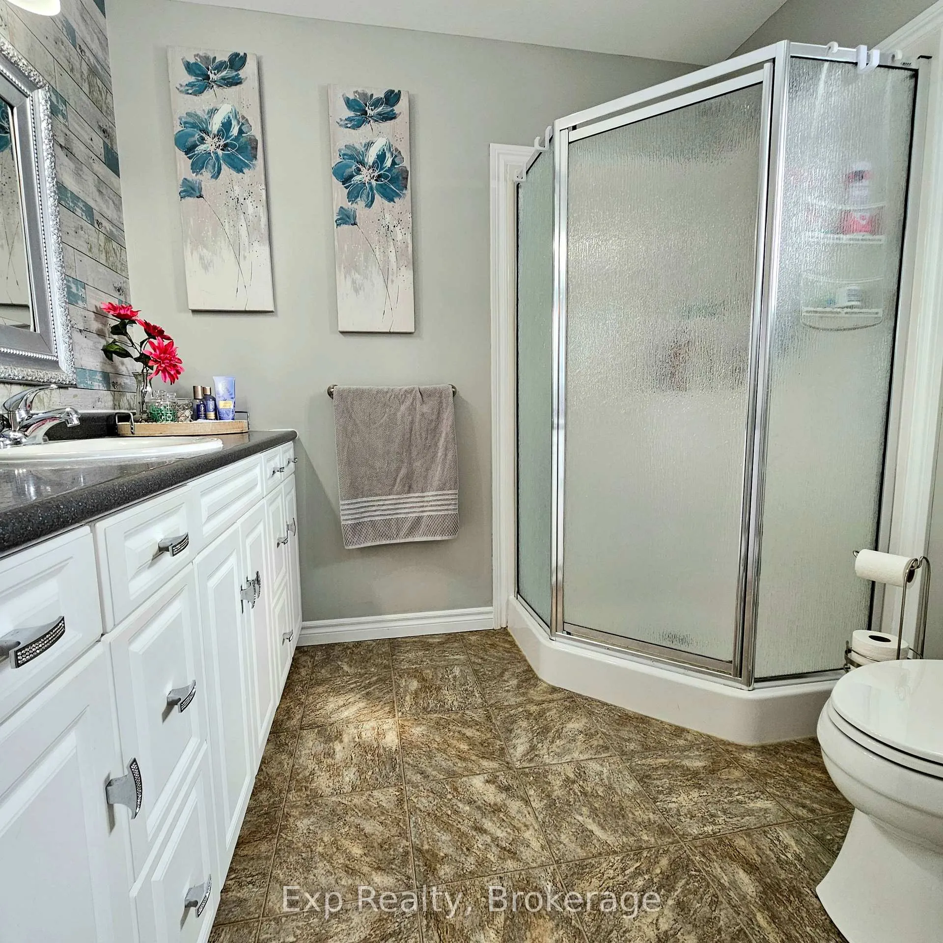 Photo 16 of 7 Rosewood Drive, Quinte West, Frankford Ward — HOMEH