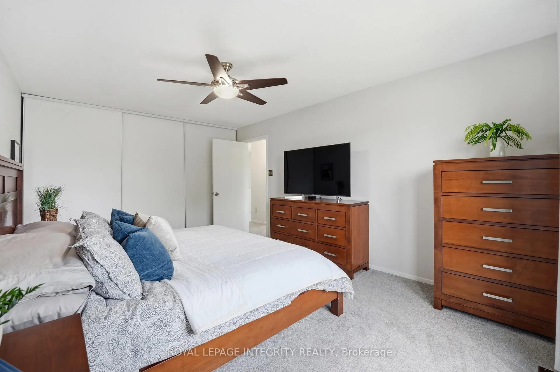 Photo 18 of 40 Barra Avenue, Ottawa, Kanata - Glencairn/Hazeldean — HOMEH