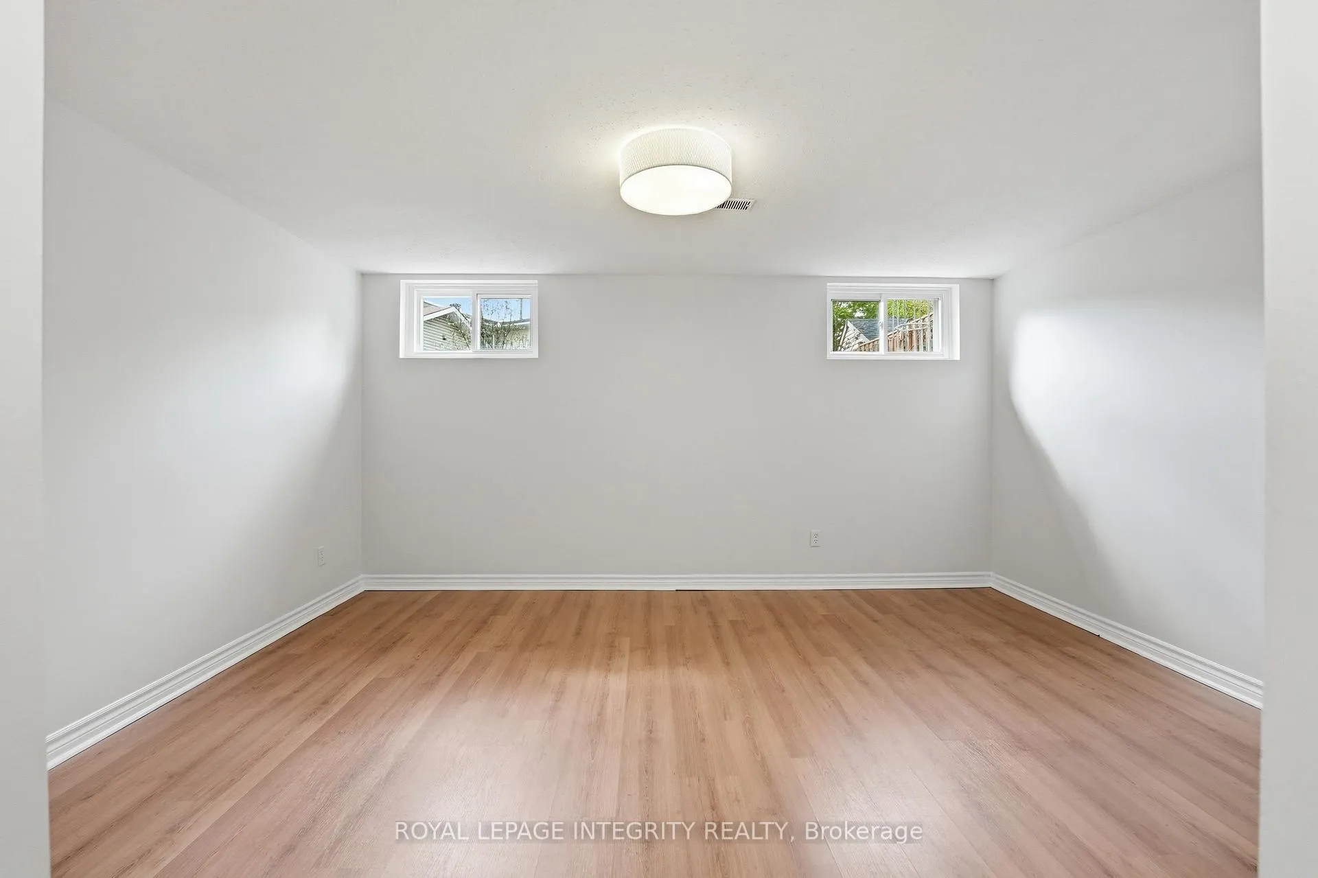 Photo 24 of 40 Barra Avenue, Ottawa, Kanata - Glencairn/Hazeldean — HOMEH