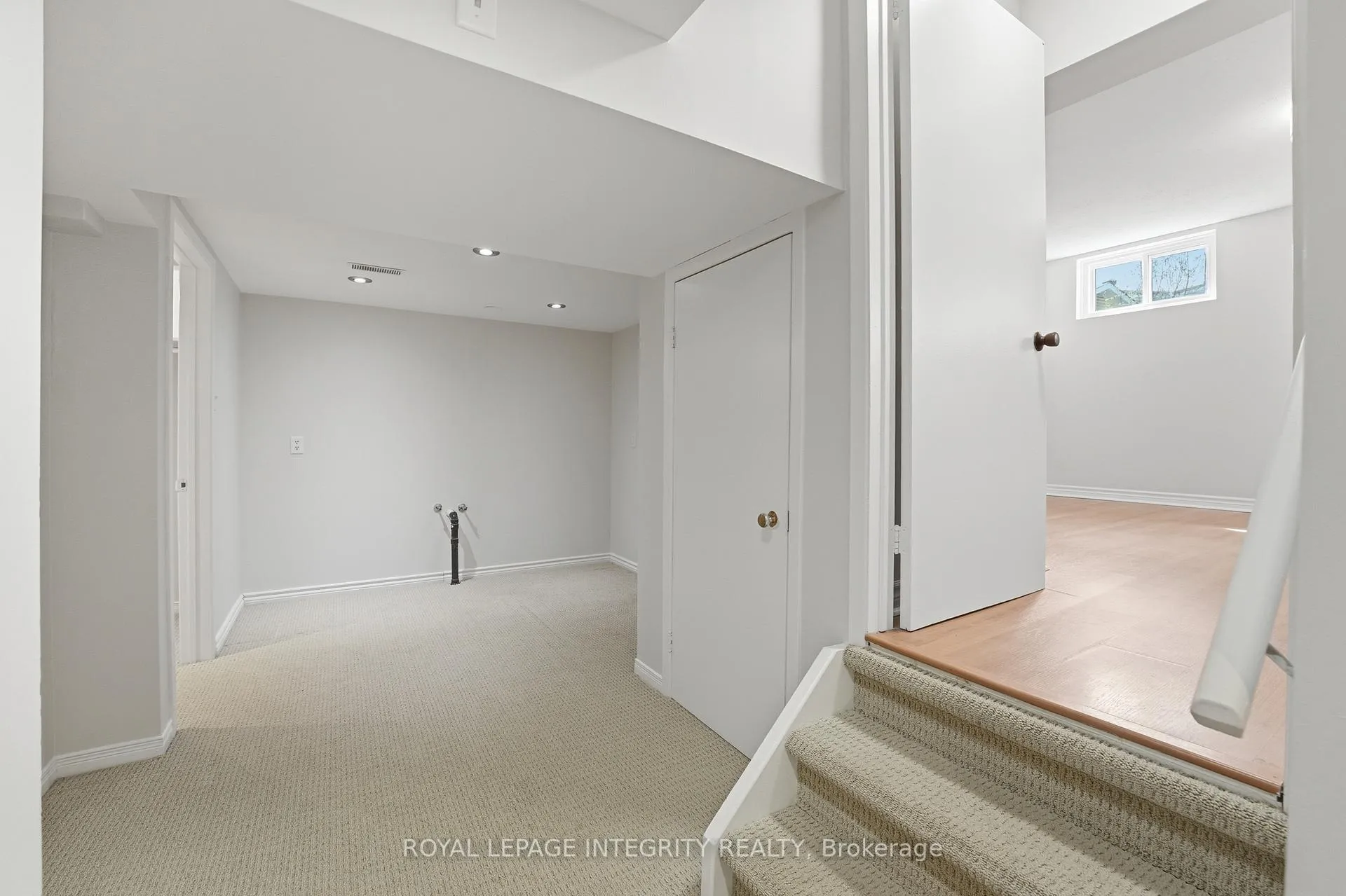 Photo 25 of 40 Barra Avenue, Ottawa, Kanata - Glencairn/Hazeldean — HOMEH
