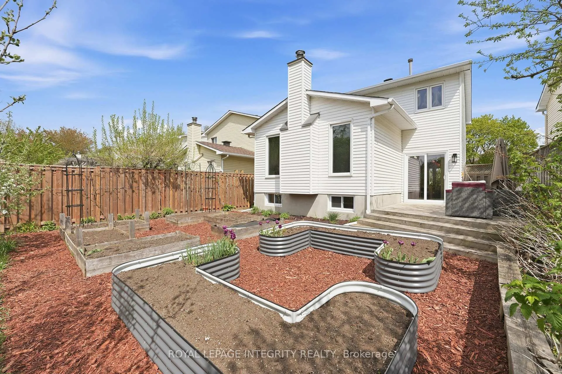 Photo 34 of 40 Barra Avenue, Ottawa, Kanata - Glencairn/Hazeldean — HOMEH