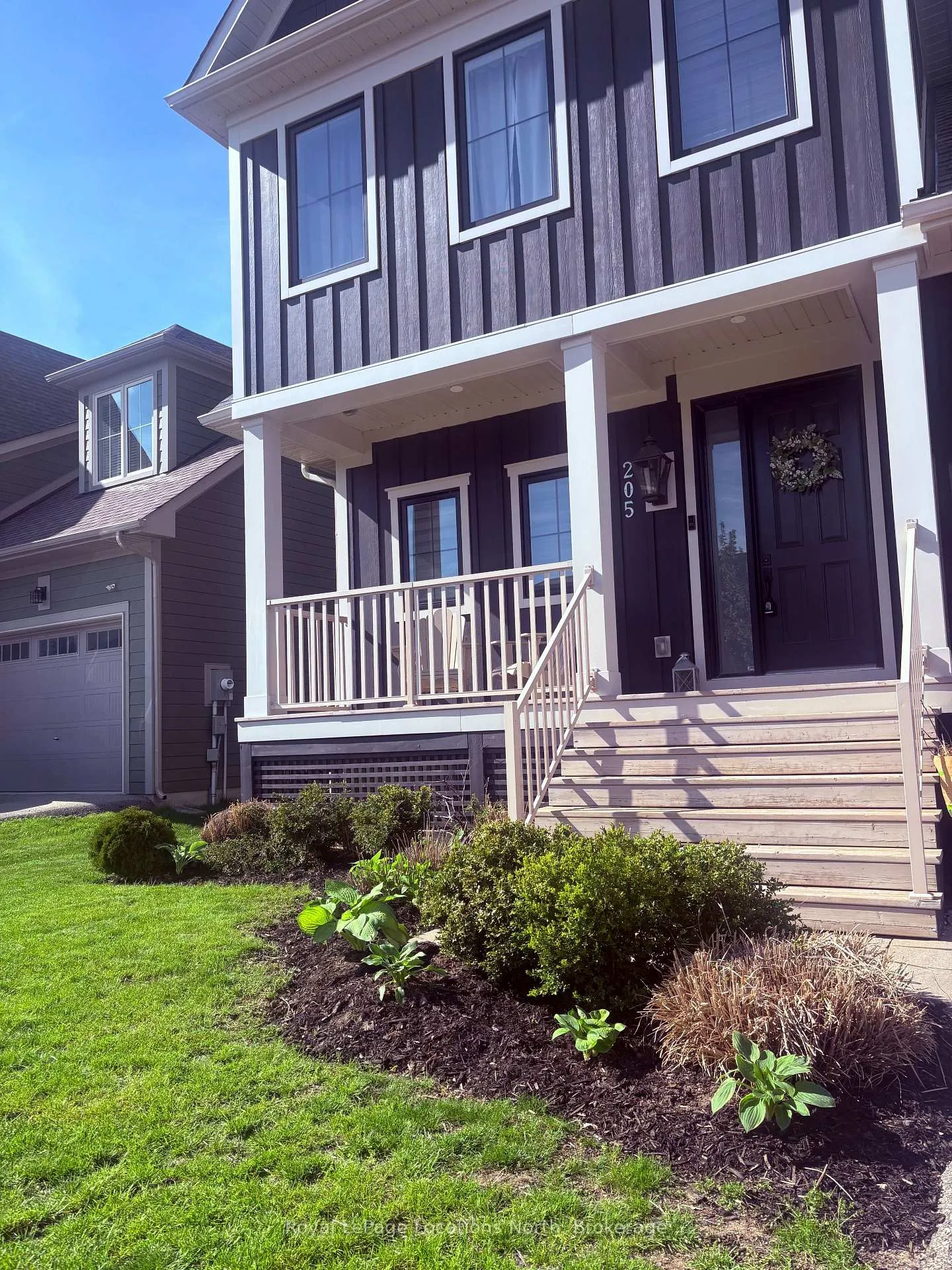Photo 3 of 205 Yellow Birch Crescent, Blue Mountains — HOMEH