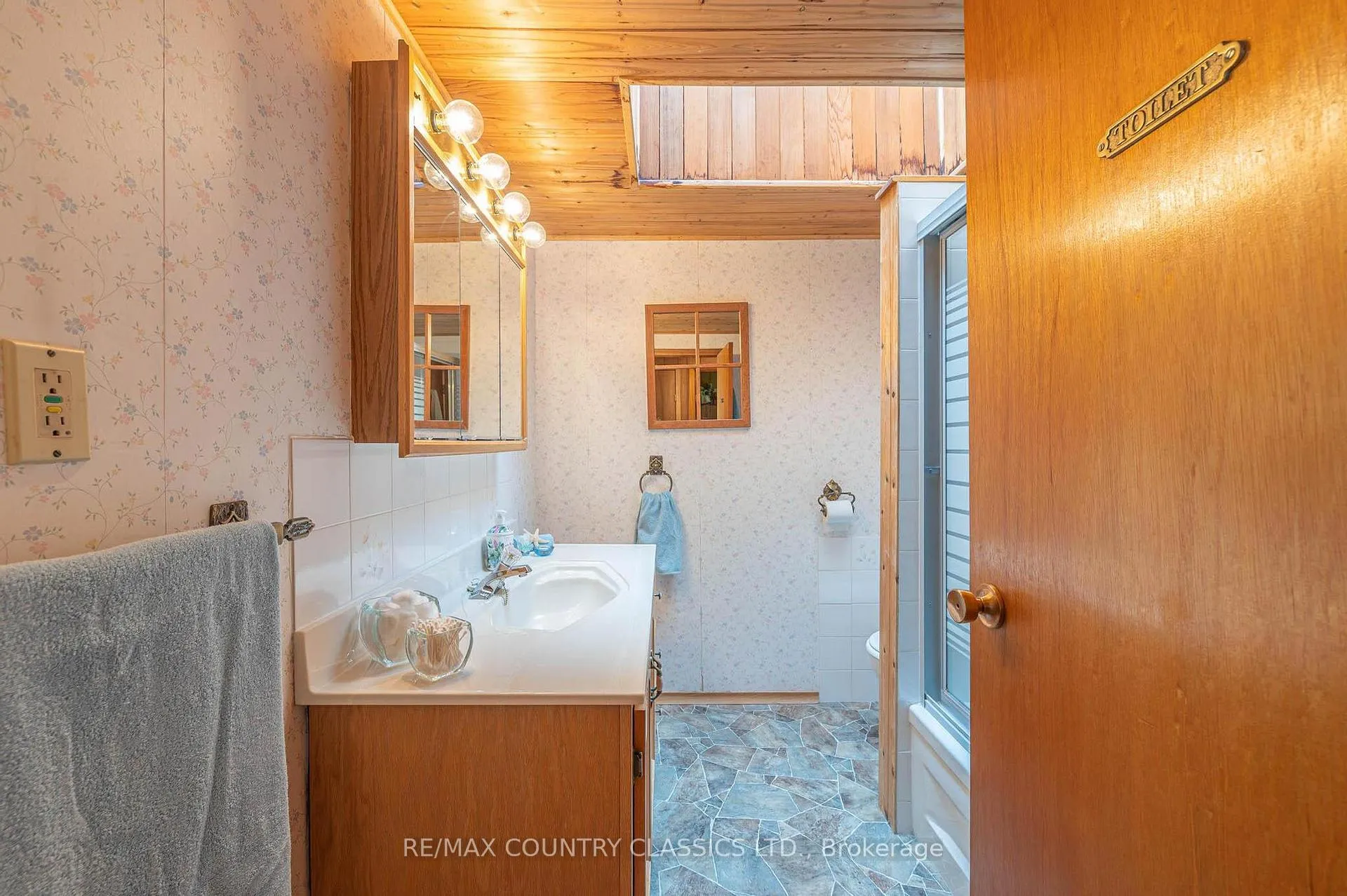 Photo 31 of 217 Moffat Road, North Kawartha — HOMEH
