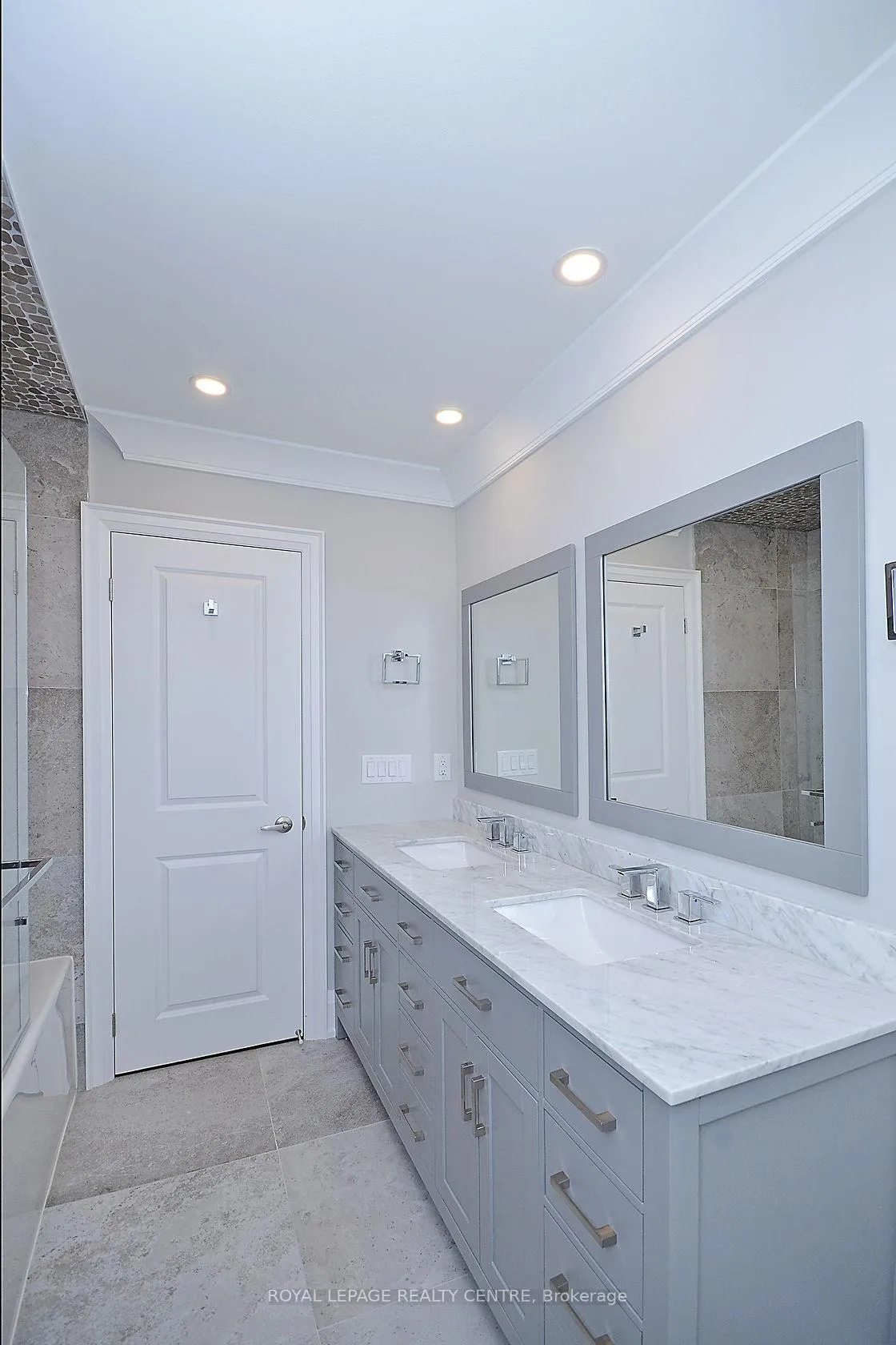 Photo 99 of Unit Lower, 326 Slade Crescent, Oakville, West — HOMEH