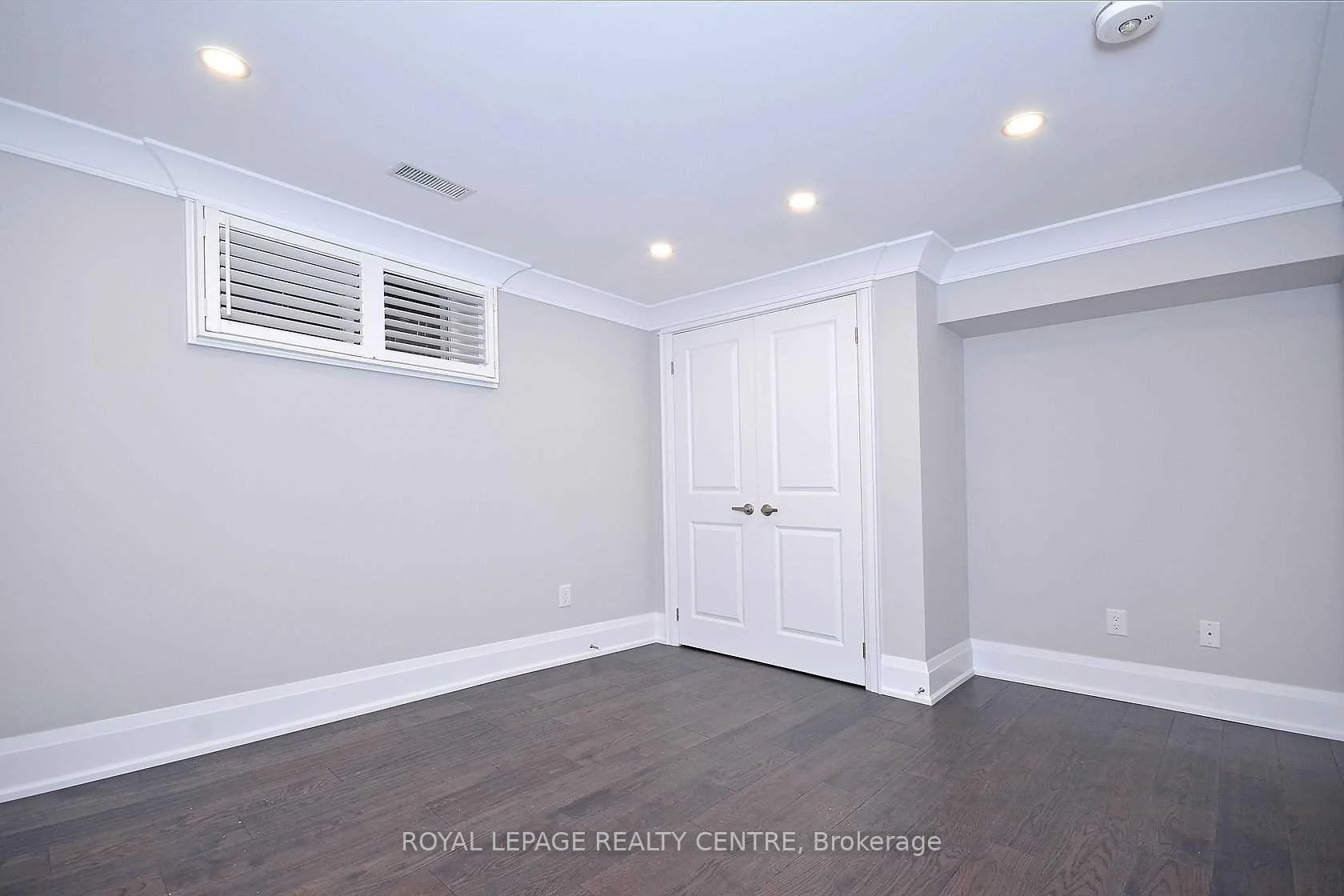 Photo 3 of Unit Lower, 326 Slade Crescent, Oakville, West — HOMEH