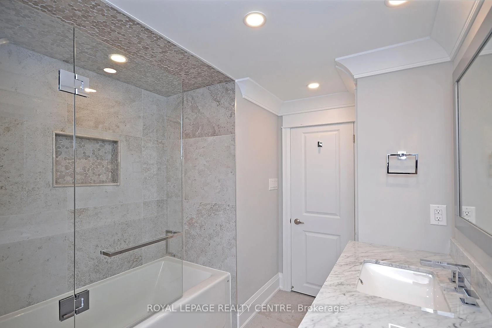 Photo 61 of Unit Lower, 326 Slade Crescent, Oakville, West — HOMEH