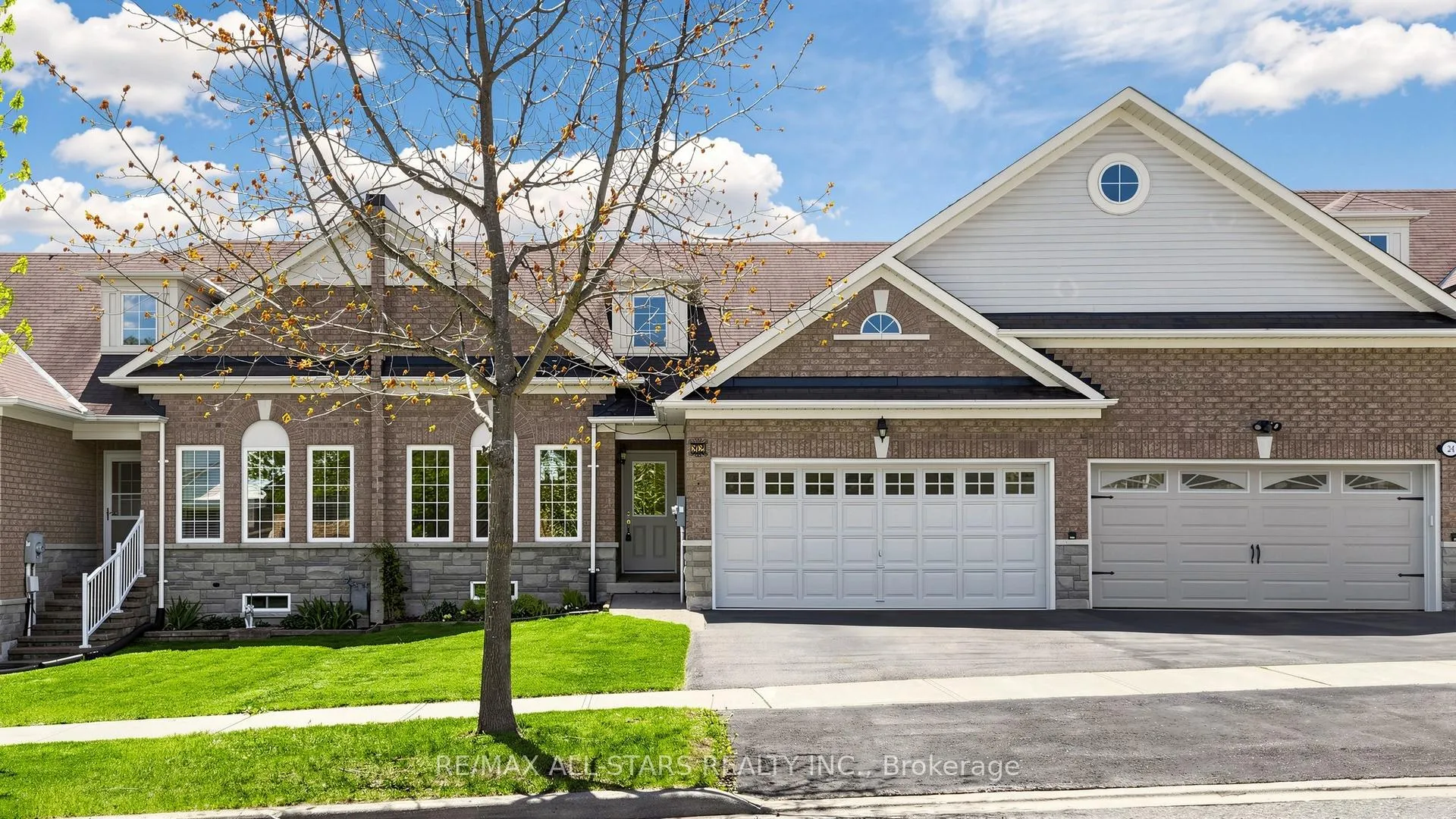 Photo 1 of 22 Geo Izatt Drive, Uxbridge — HOMEH