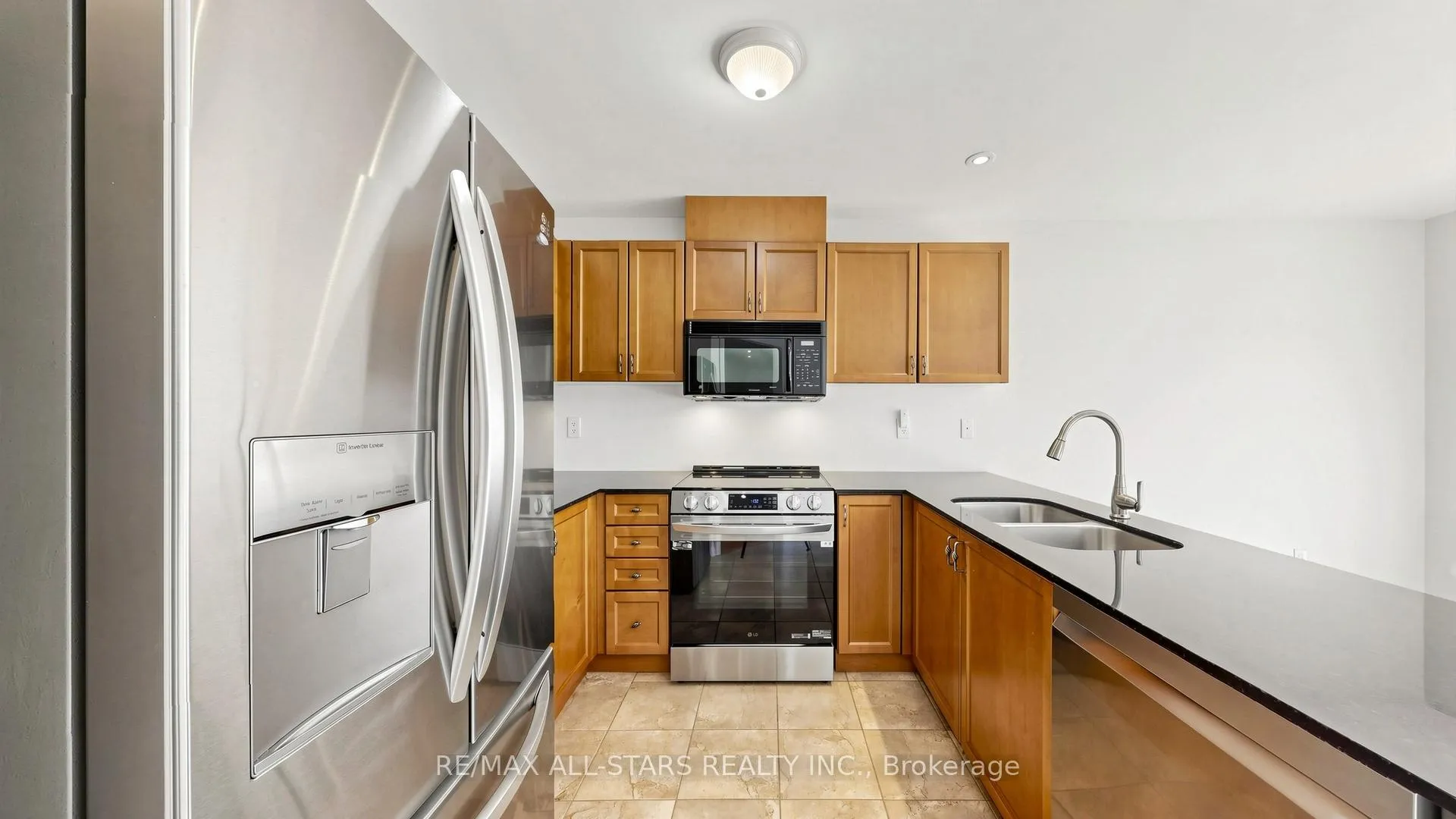 Photo 8 of 22 Geo Izatt Drive, Uxbridge — HOMEH