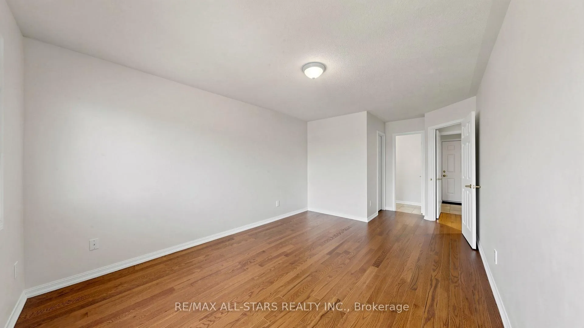 Photo 14 of 22 Geo Izatt Drive, Uxbridge — HOMEH