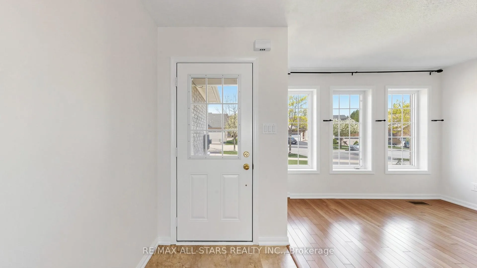 Photo 18 of 22 Geo Izatt Drive, Uxbridge — HOMEH