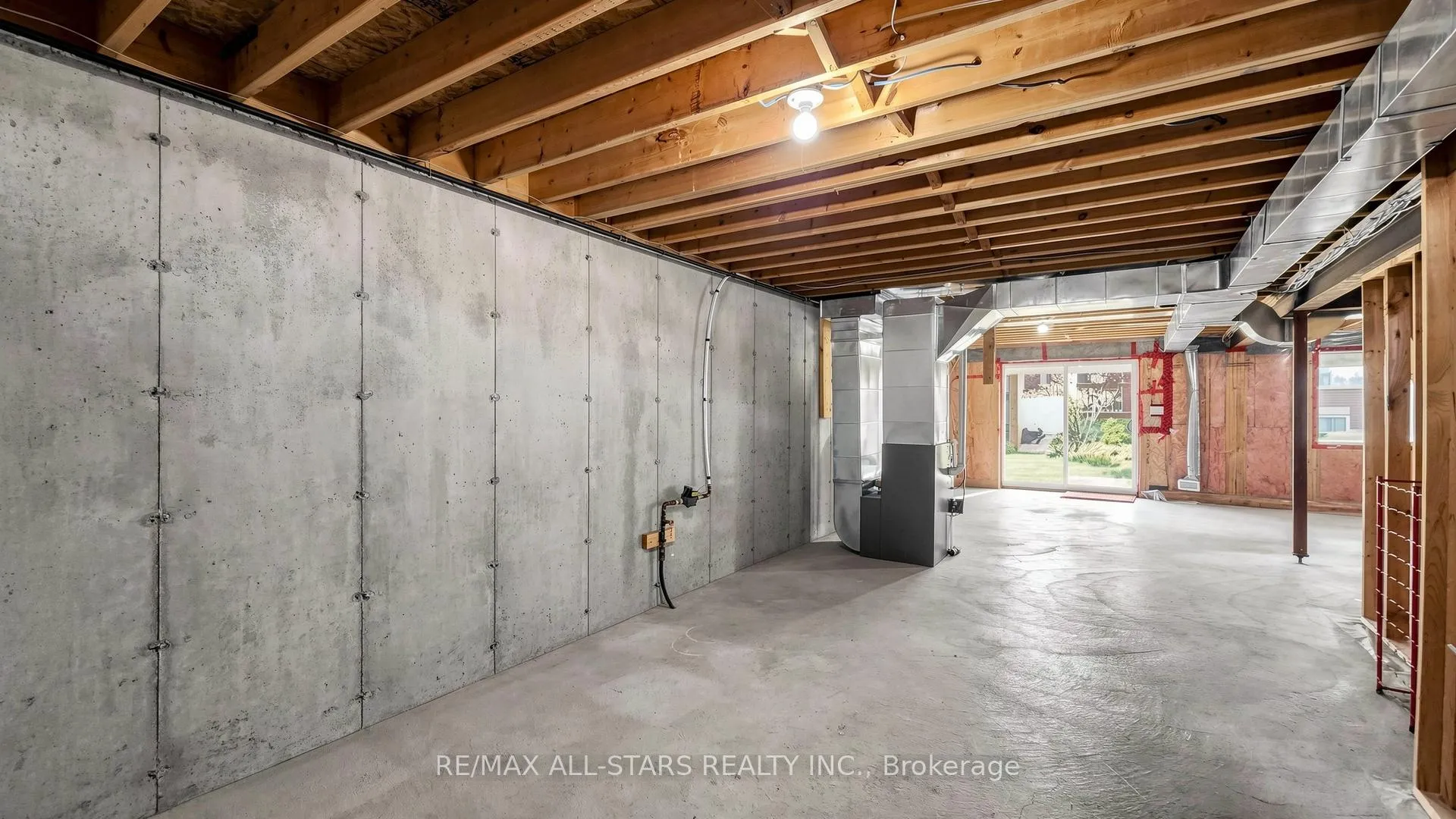 Photo 21 of 22 Geo Izatt Drive, Uxbridge — HOMEH