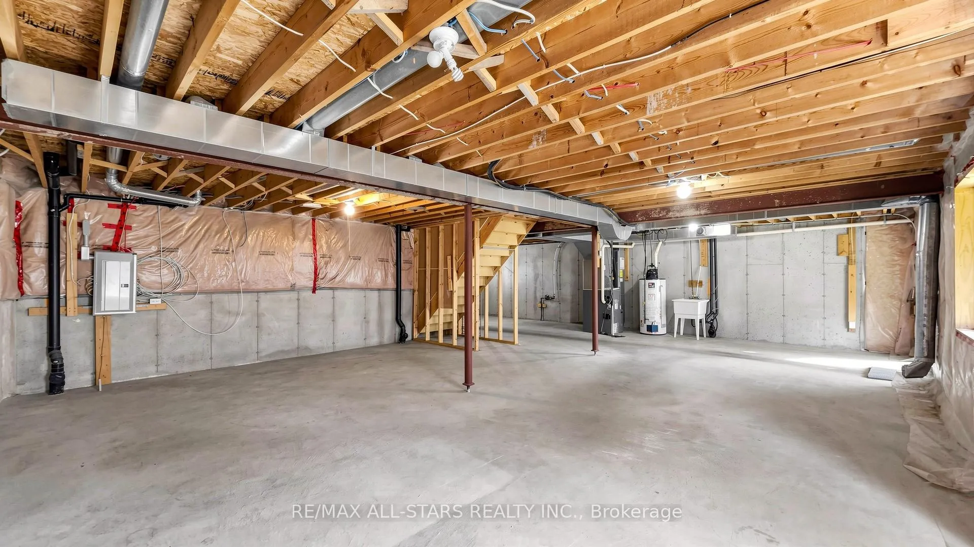 Photo 24 of 22 Geo Izatt Drive, Uxbridge — HOMEH