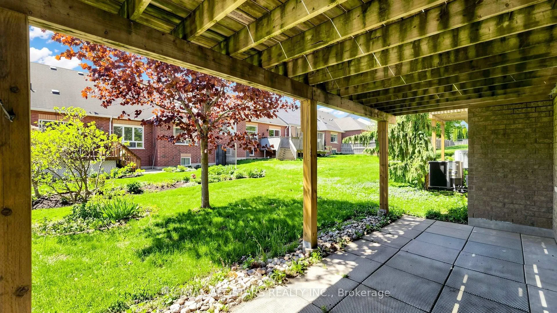 Photo 30 of 22 Geo Izatt Drive, Uxbridge — HOMEH