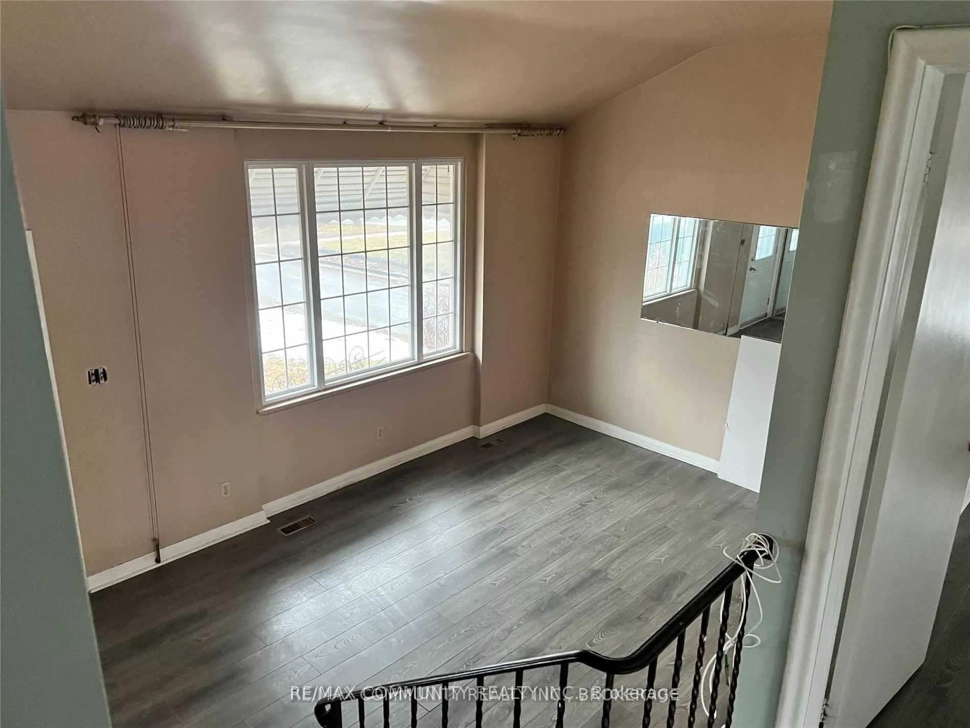 Photo 4 of 3238 Lawrence Avenue, Scarborough, Woburn — HOMEH