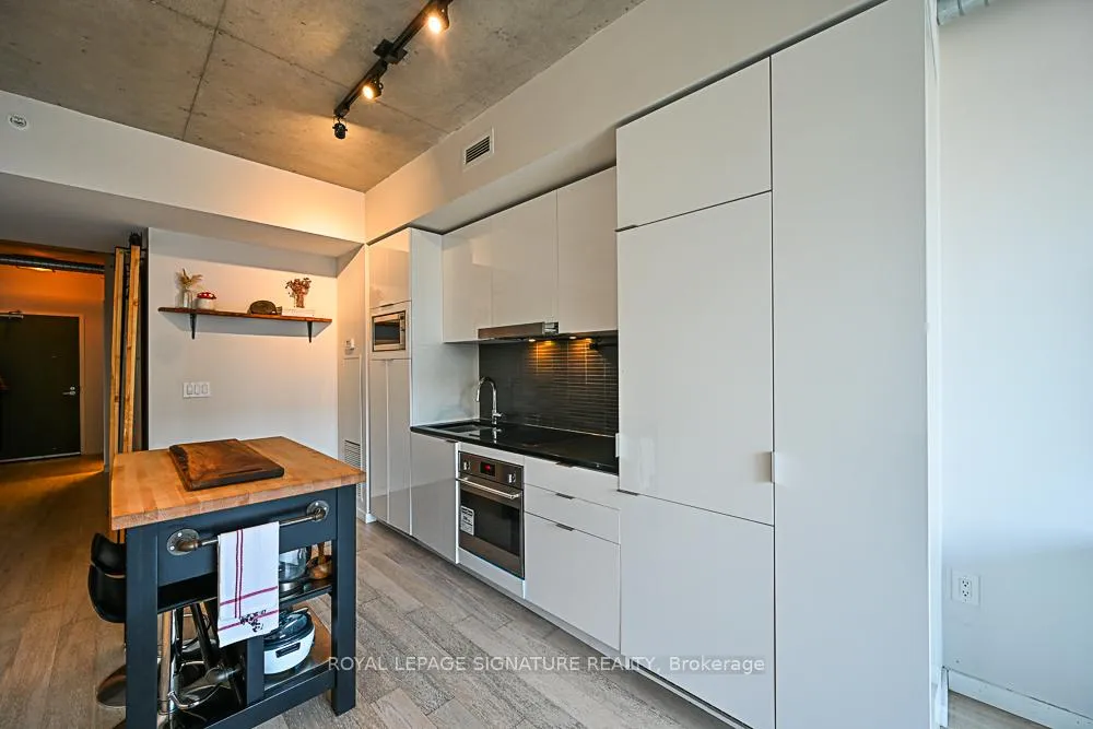Photo 11 of Unit 803, 170 Bayview Avenue, Toronto, Waterfront Communities — HOMEH