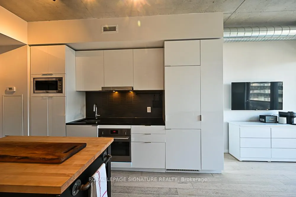 Photo 12 of Unit 803, 170 Bayview Avenue, Toronto, Waterfront Communities — HOMEH
