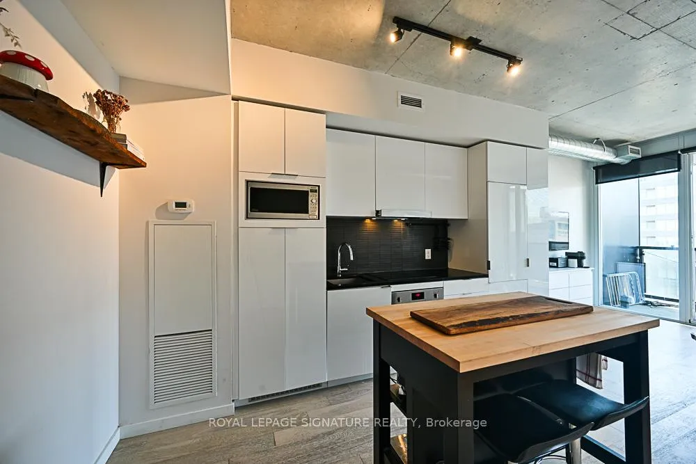 Photo 14 of Unit 803, 170 Bayview Avenue, Toronto, Waterfront Communities — HOMEH