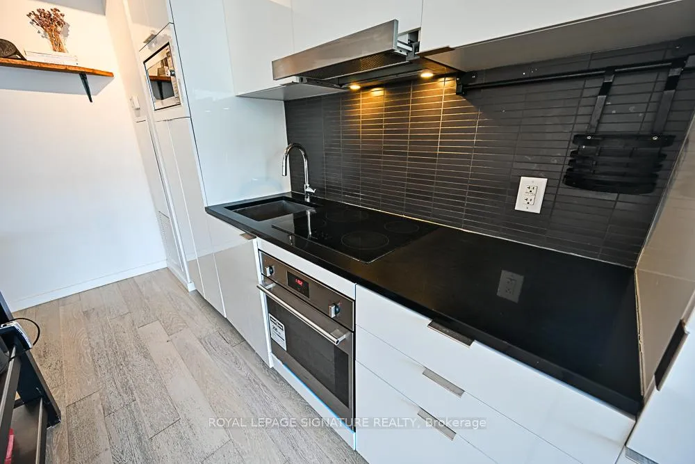 Photo 15 of Unit 803, 170 Bayview Avenue, Toronto, Waterfront Communities — HOMEH
