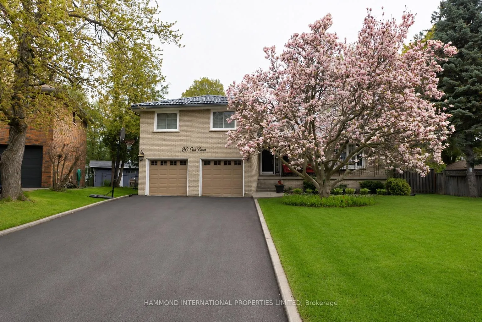 Photo 2 of 20 Orsi Court, Markham, Thornhill — HOMEH