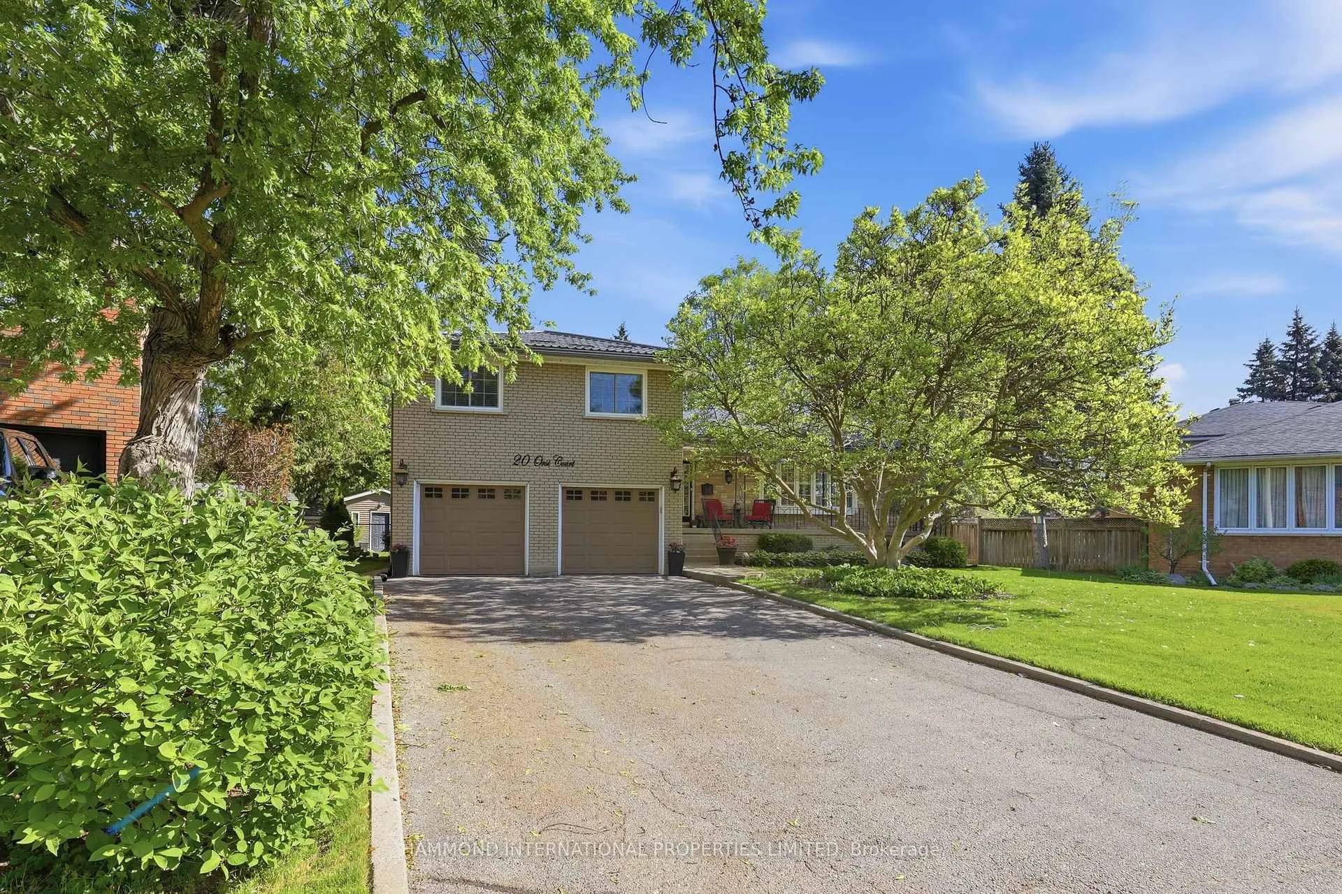 Photo 3 of 20 Orsi Court, Markham, Thornhill — HOMEH