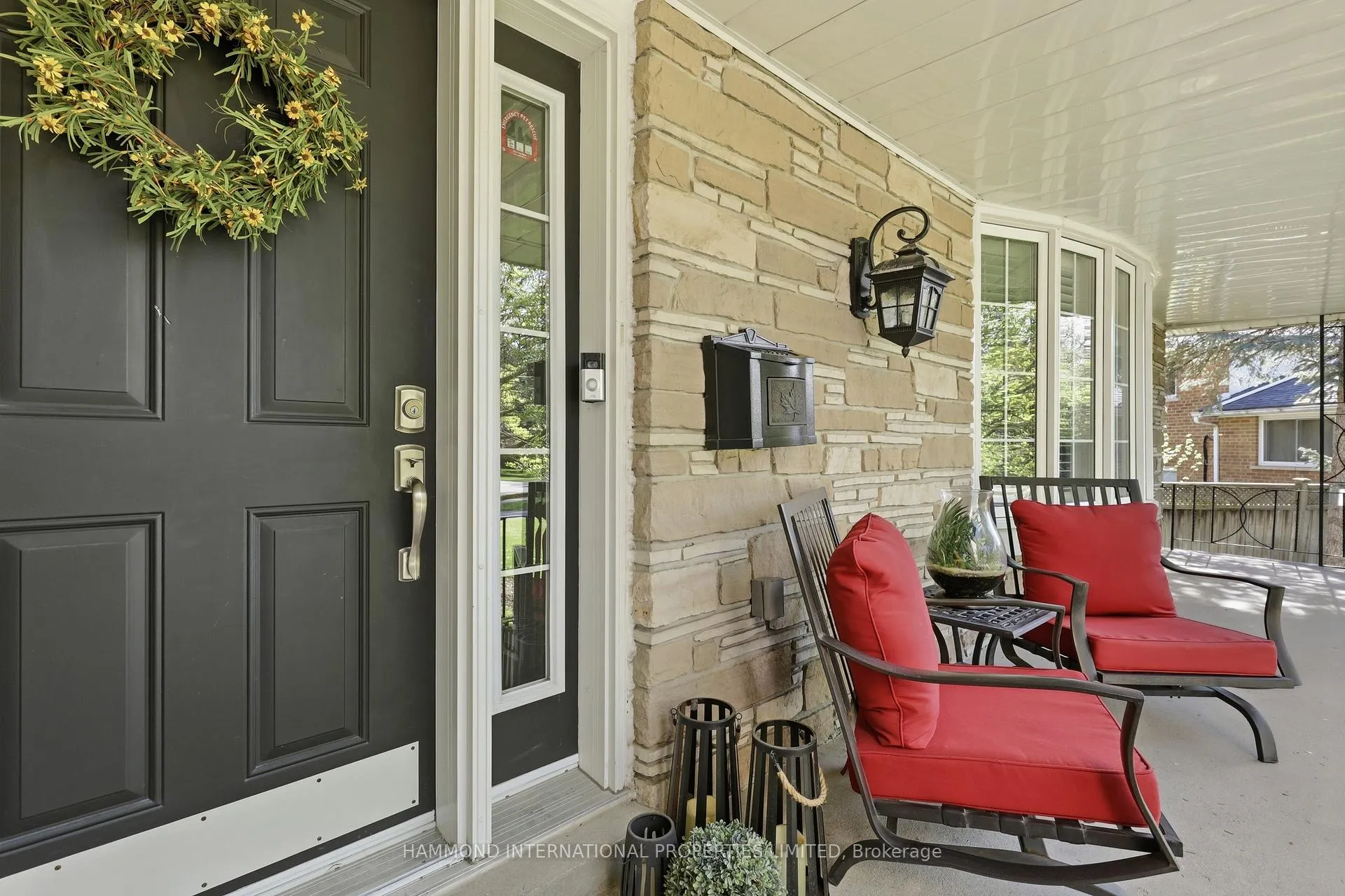 Photo 4 of 20 Orsi Court, Markham, Thornhill — HOMEH