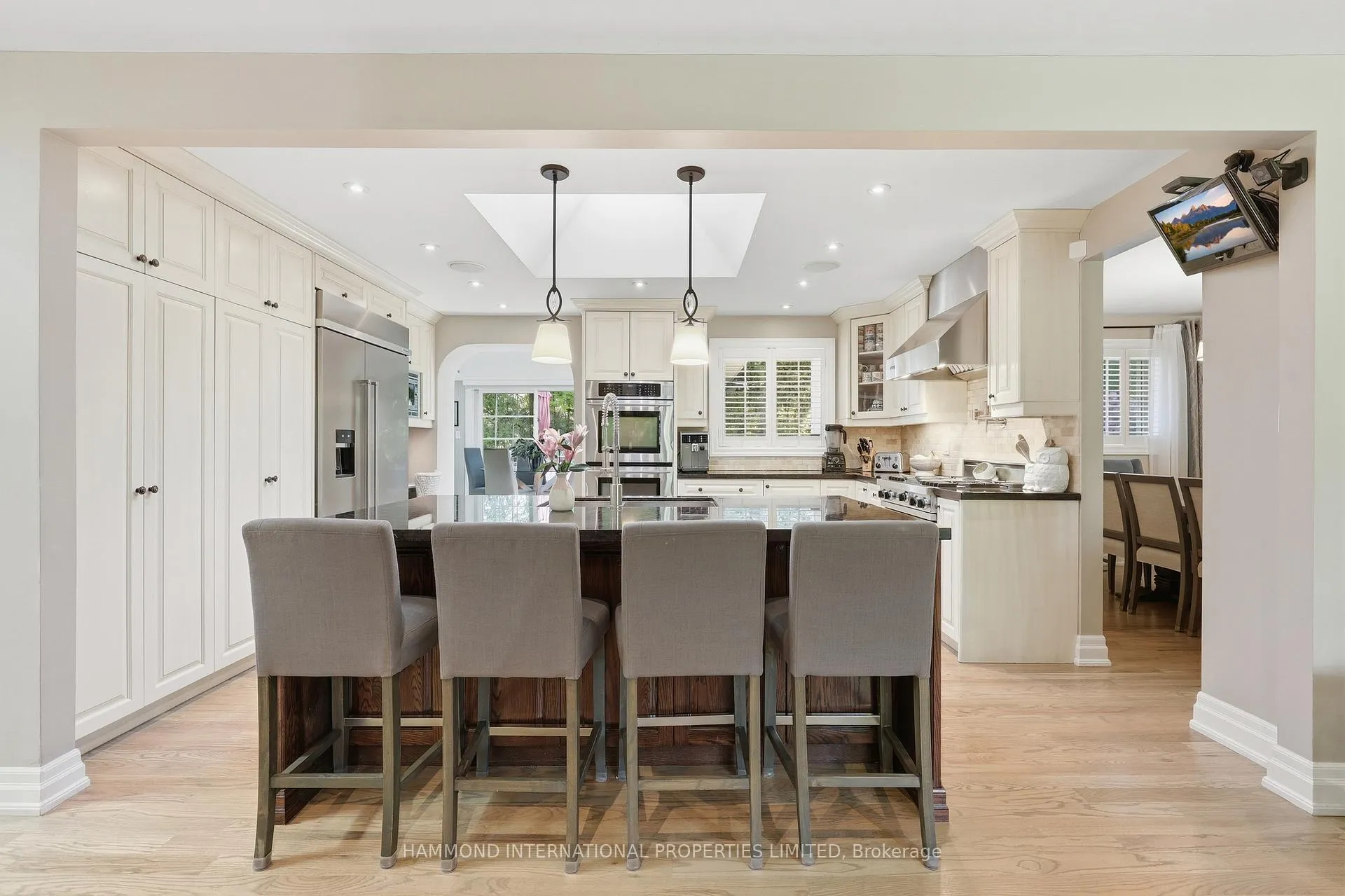 Photo 5 of 20 Orsi Court, Markham, Thornhill — HOMEH