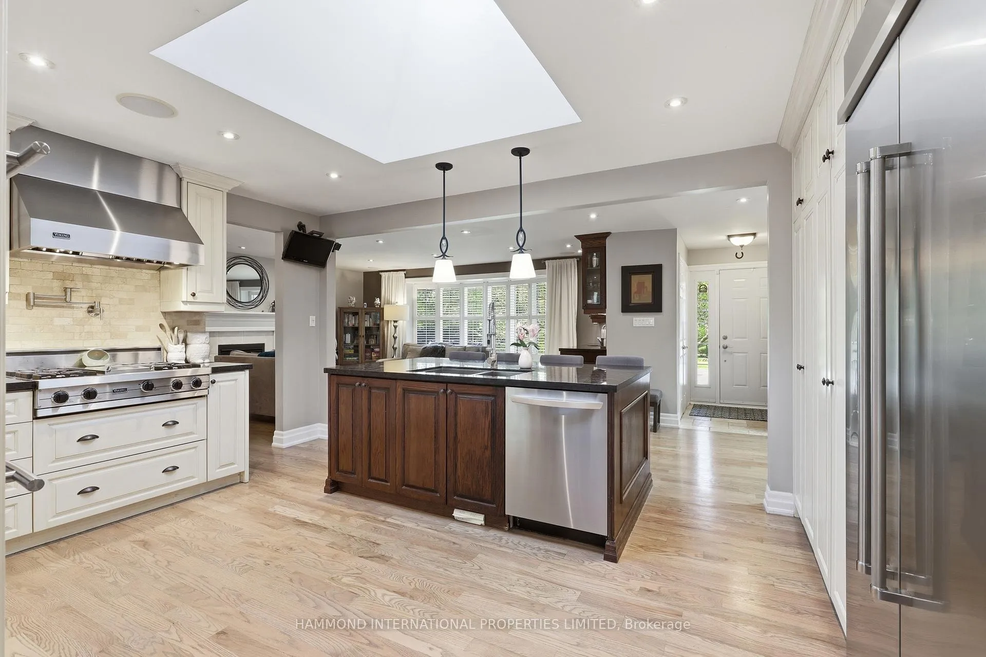 Photo 6 of 20 Orsi Court, Markham, Thornhill — HOMEH
