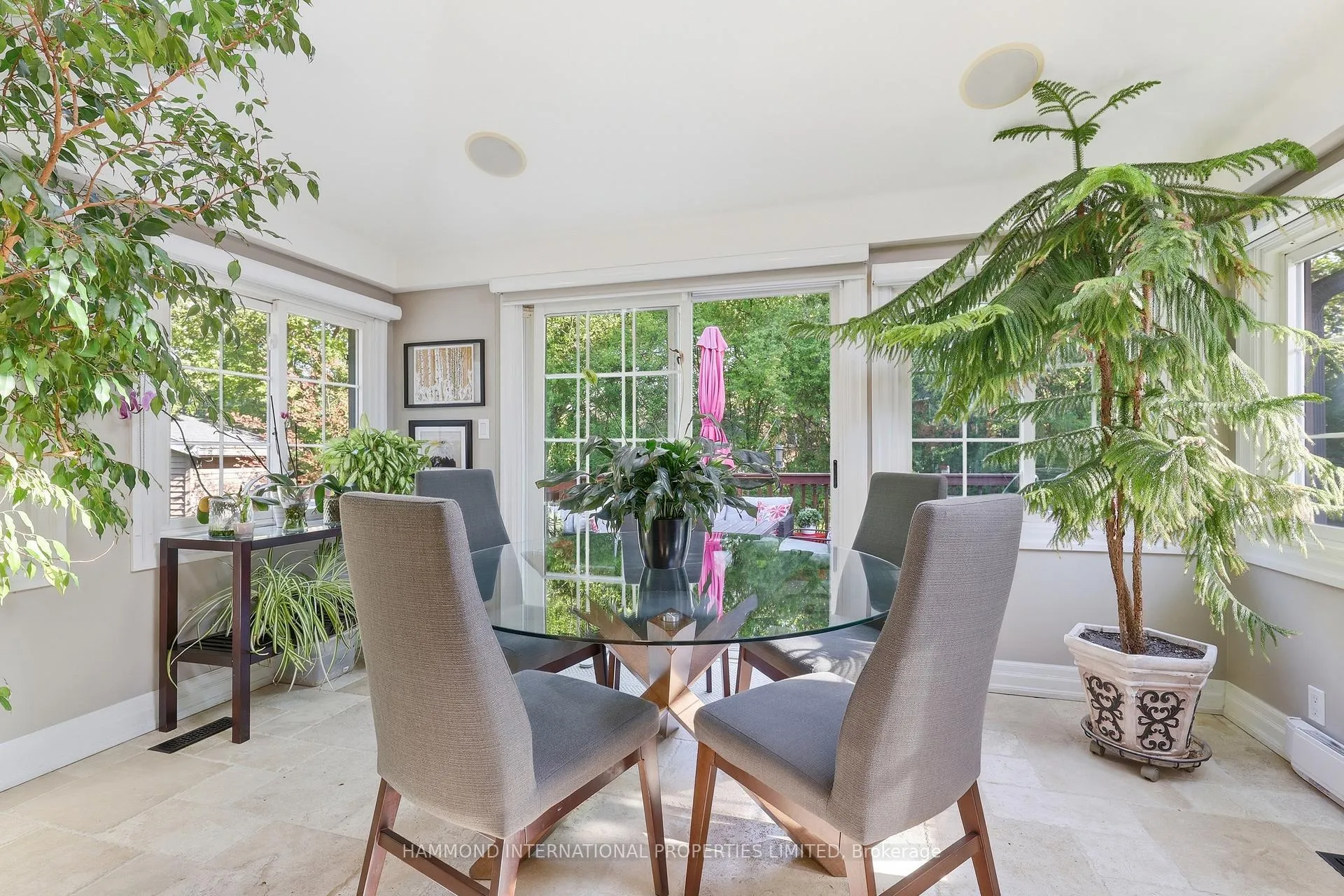 Photo 8 of 20 Orsi Court, Markham, Thornhill — HOMEH