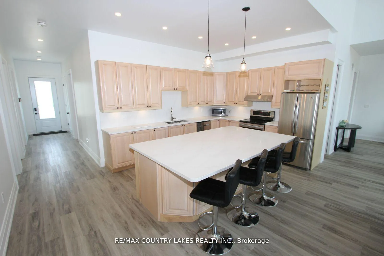 Photo 5 of 130 Baker Boulevard, Kawartha Lakes, Laxton/Digby/Longford — HOMEH