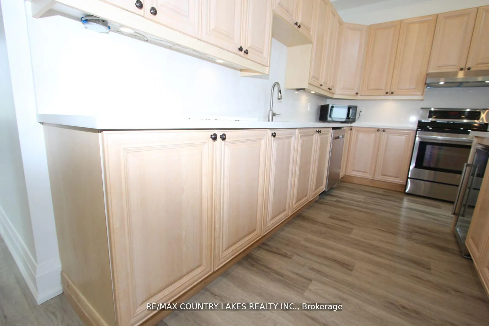 Photo 6 of 130 Baker Boulevard, Kawartha Lakes, Laxton/Digby/Longford — HOMEH