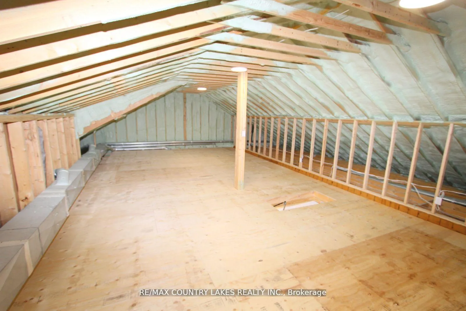 Photo 29 of 130 Baker Boulevard, Kawartha Lakes, Laxton/Digby/Longford — HOMEH