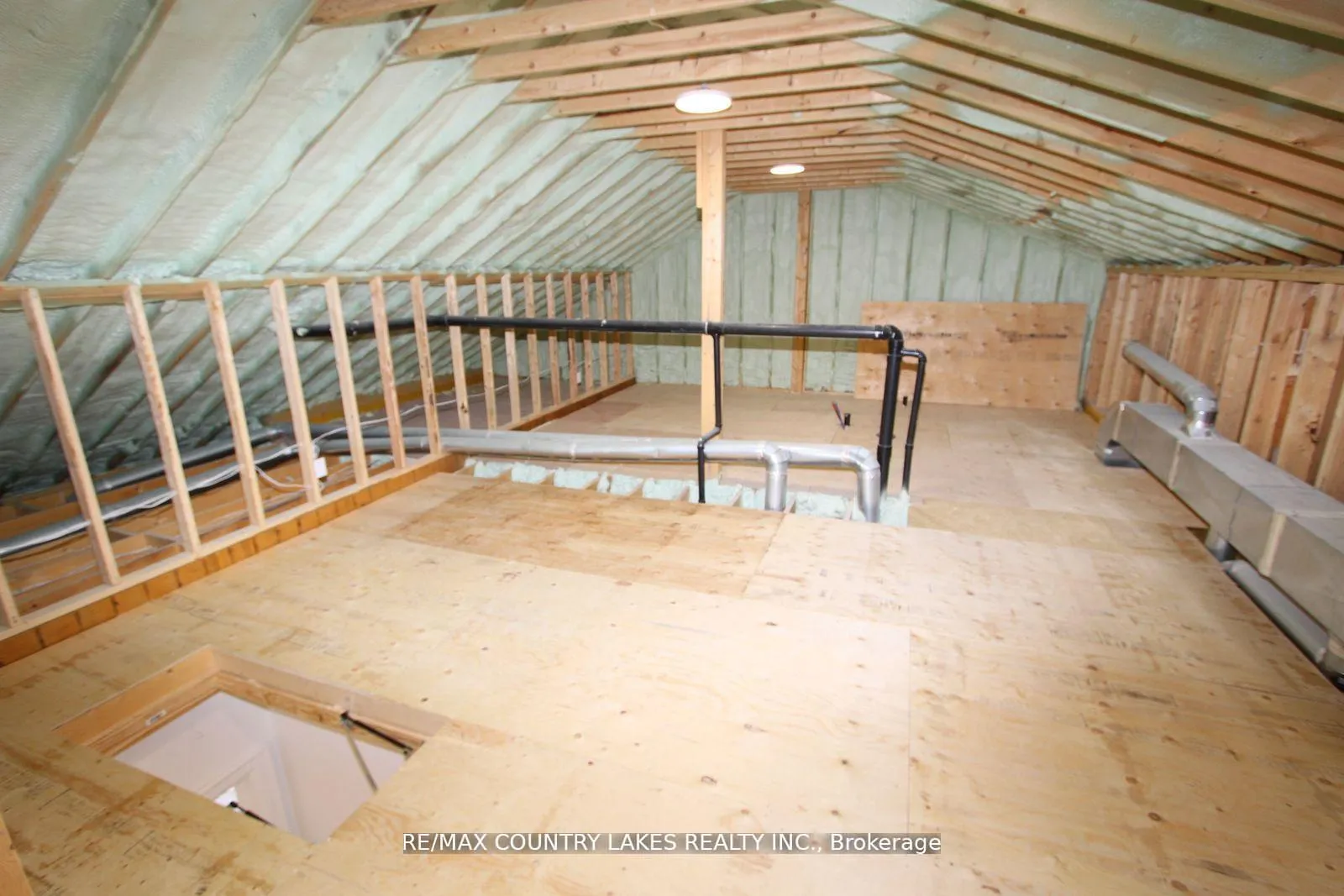 Photo 30 of 130 Baker Boulevard, Kawartha Lakes, Laxton/Digby/Longford — HOMEH