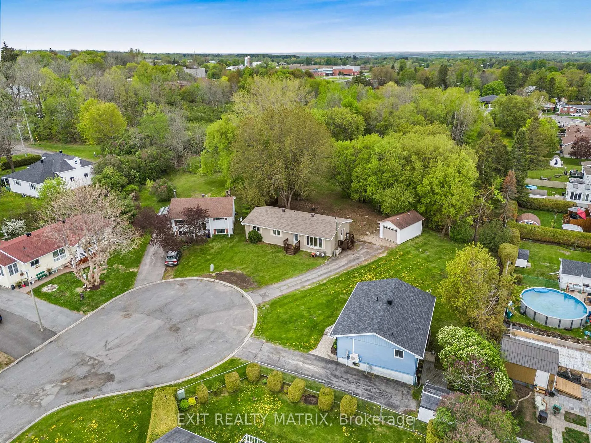 Photo 34 of 136 Martel Crescent, Champlain, Vankleek Hill — HOMEH